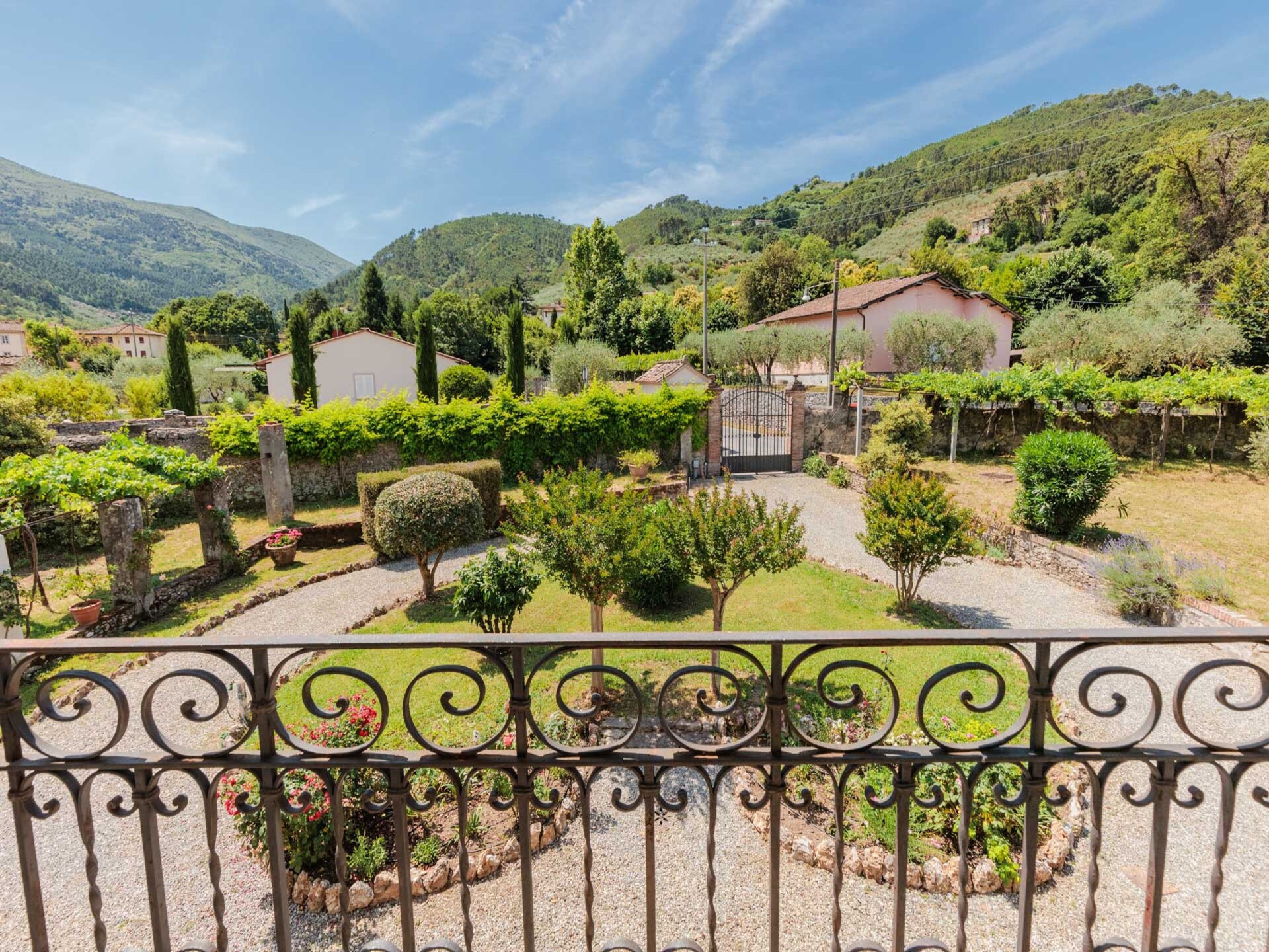 Villa Magnolie: Stijlvolle familievilla met panoramisch uitzicht bij Lucca - foto 10