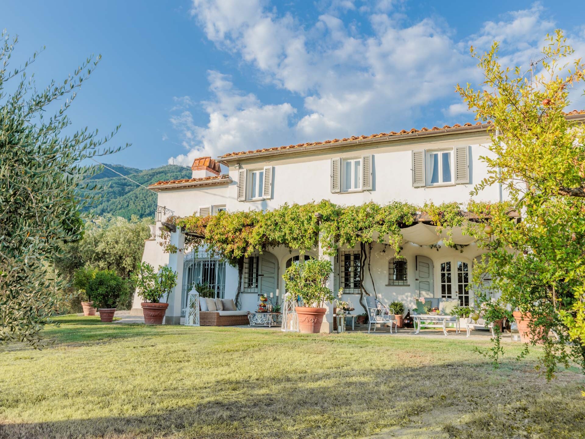 Villa Noa: Ruim Toscaans familieverblijf met zwembad en uitzicht bij Lucca - foto 3