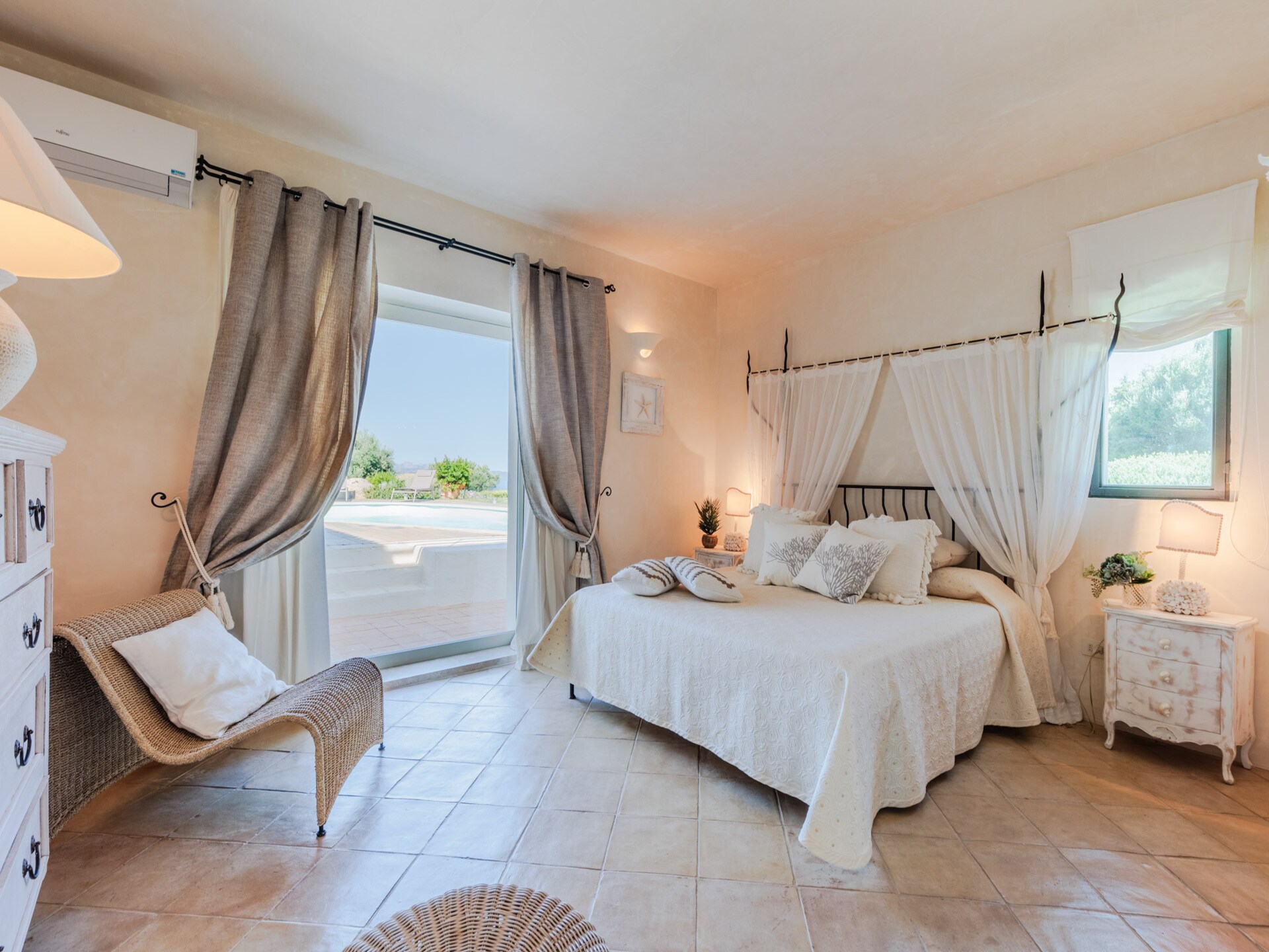 Luxe villa aan de golfbaan bij Porto Cervo met privétuin - foto 56