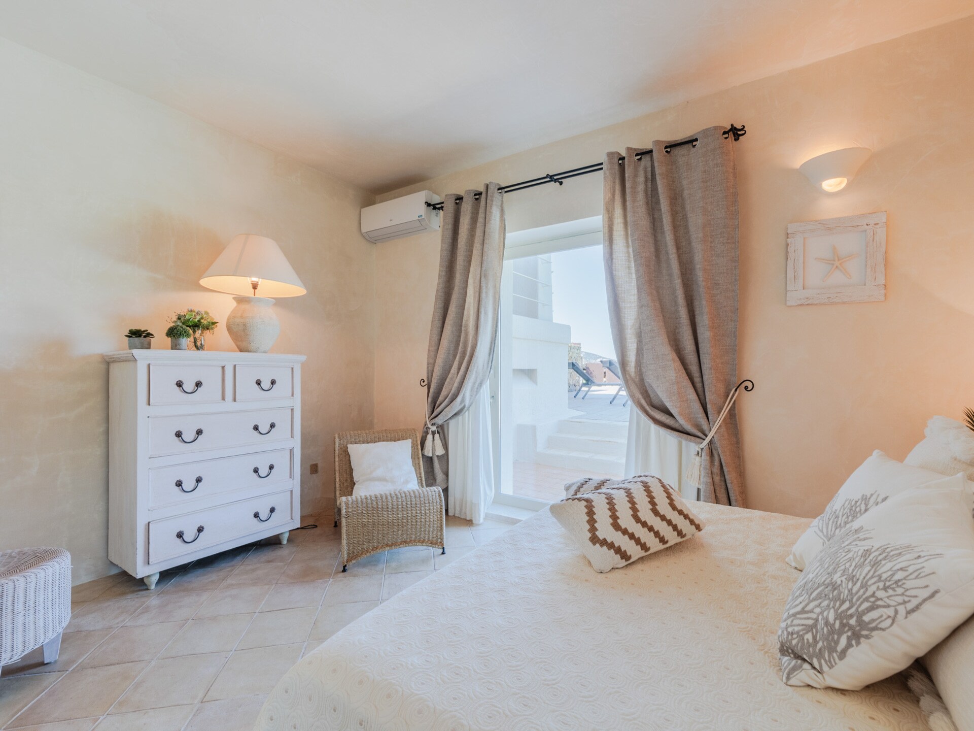 Luxe villa aan de golfbaan bij Porto Cervo met privétuin - foto 58