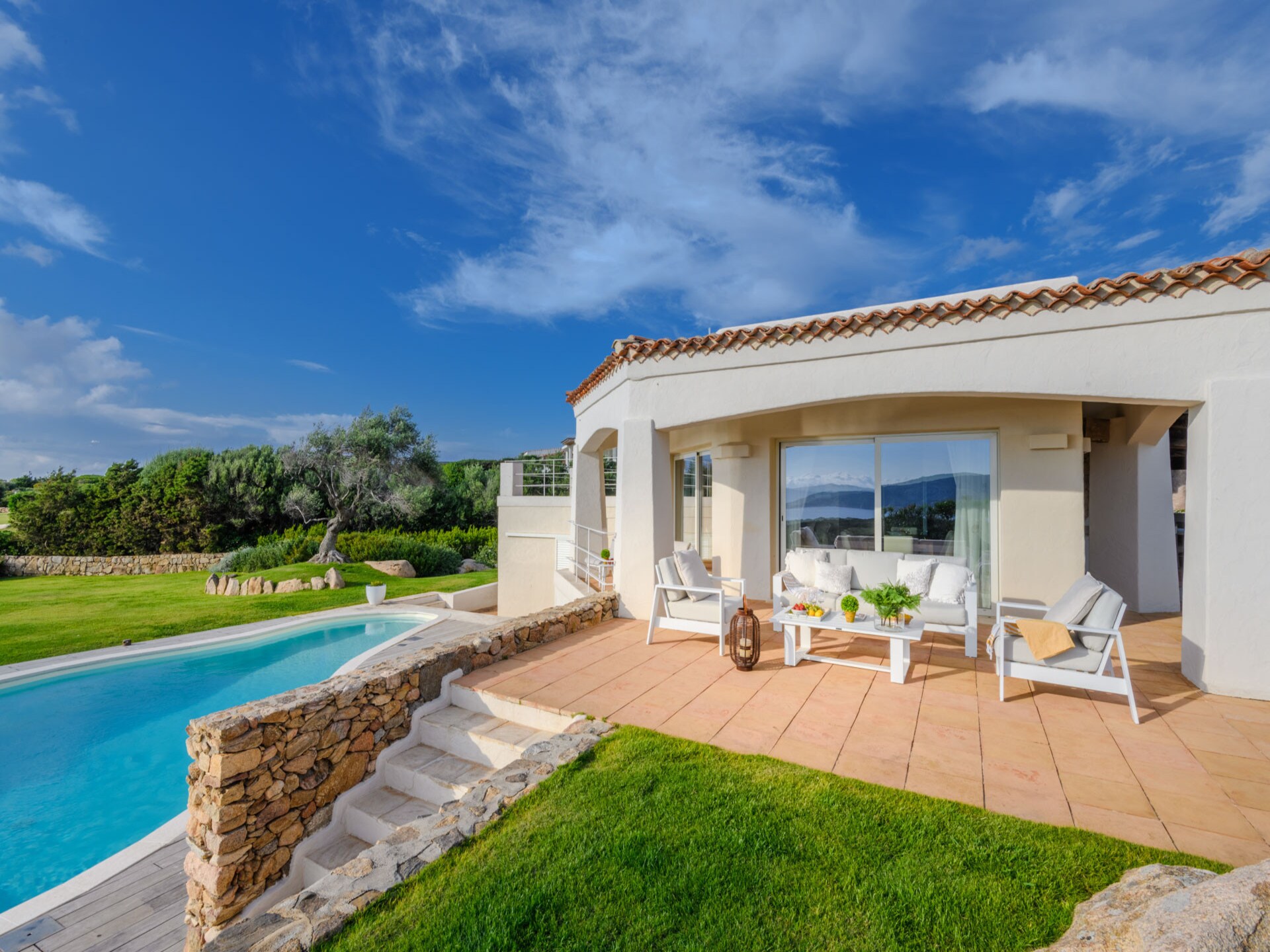 Luxe villa aan de golfbaan bij Porto Cervo met privétuin - foto 16