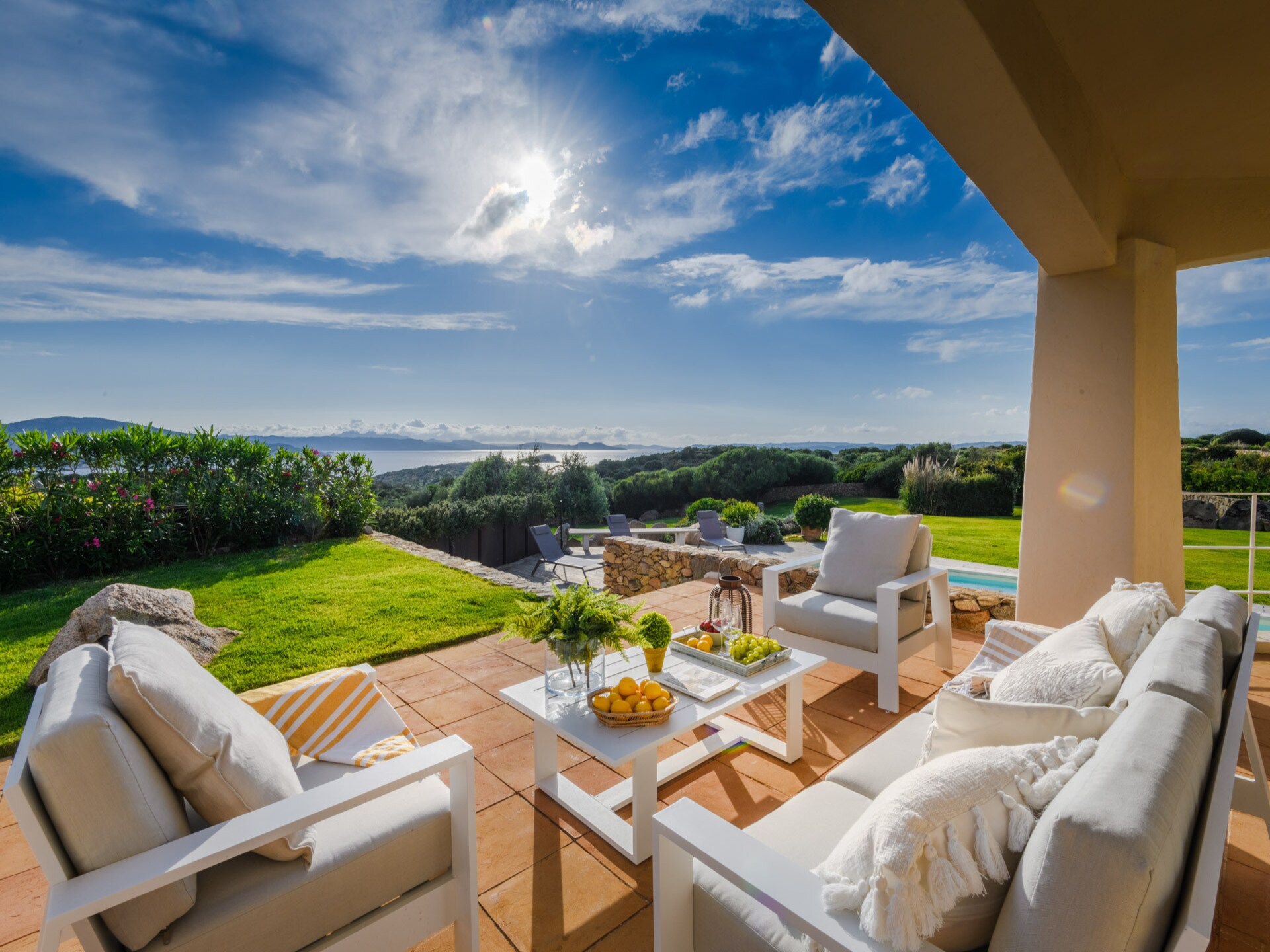 Luxe villa aan de golfbaan bij Porto Cervo met privétuin - foto 77