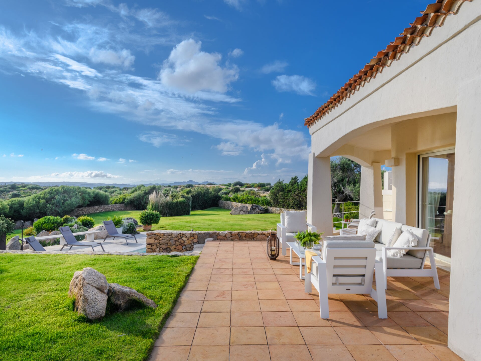 Luxe villa aan de golfbaan bij Porto Cervo met privétuin - foto 81
