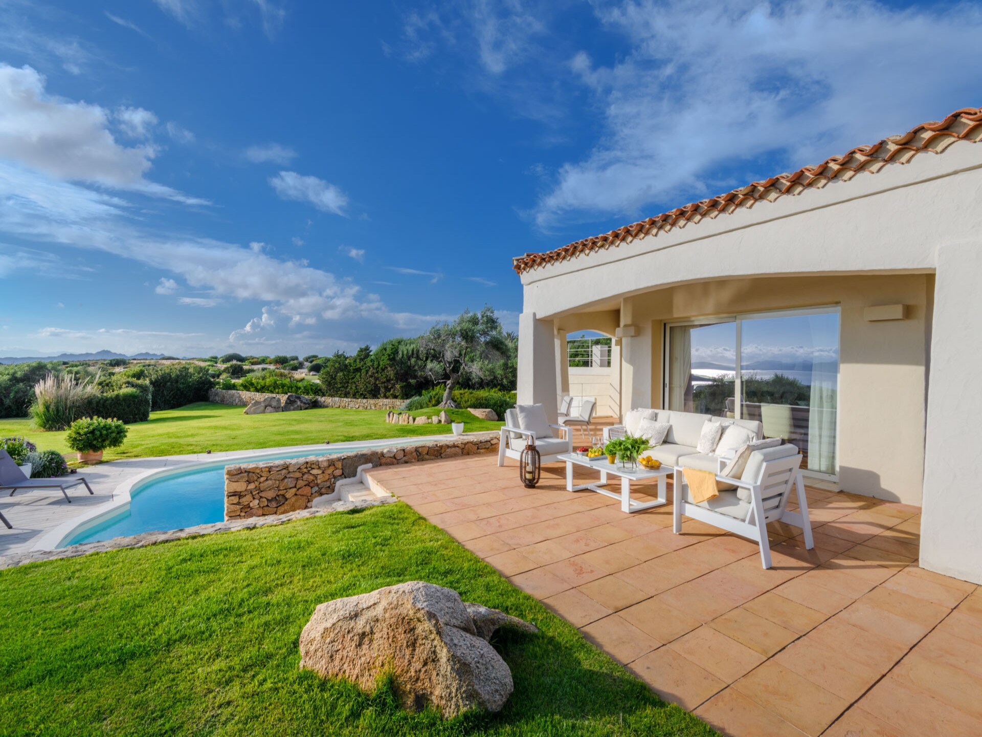 Luxe villa aan de golfbaan bij Porto Cervo met privétuin - foto 86