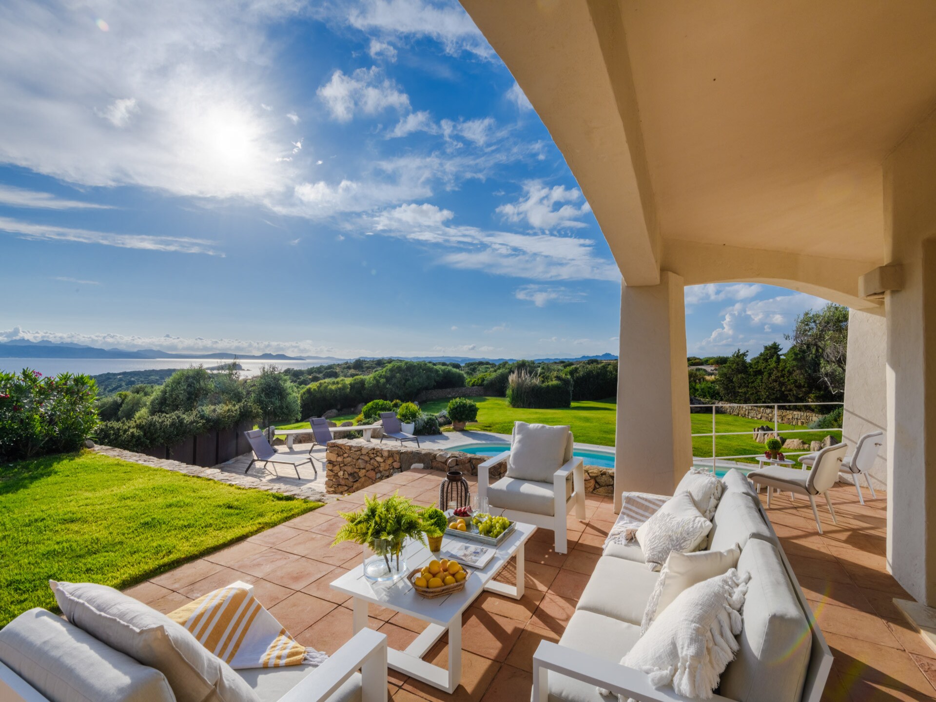 Luxe villa aan de golfbaan bij Porto Cervo met privétuin - foto 75