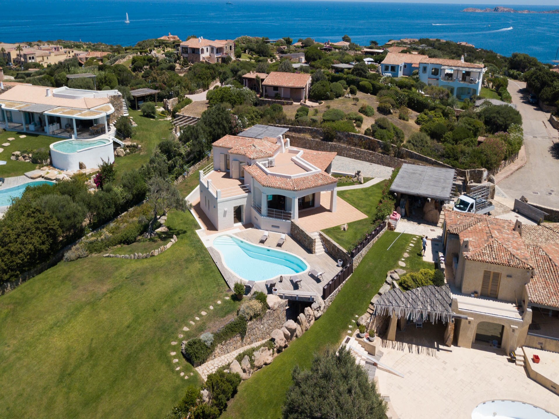 Luxe villa aan de golfbaan bij Porto Cervo met privétuin - foto 2