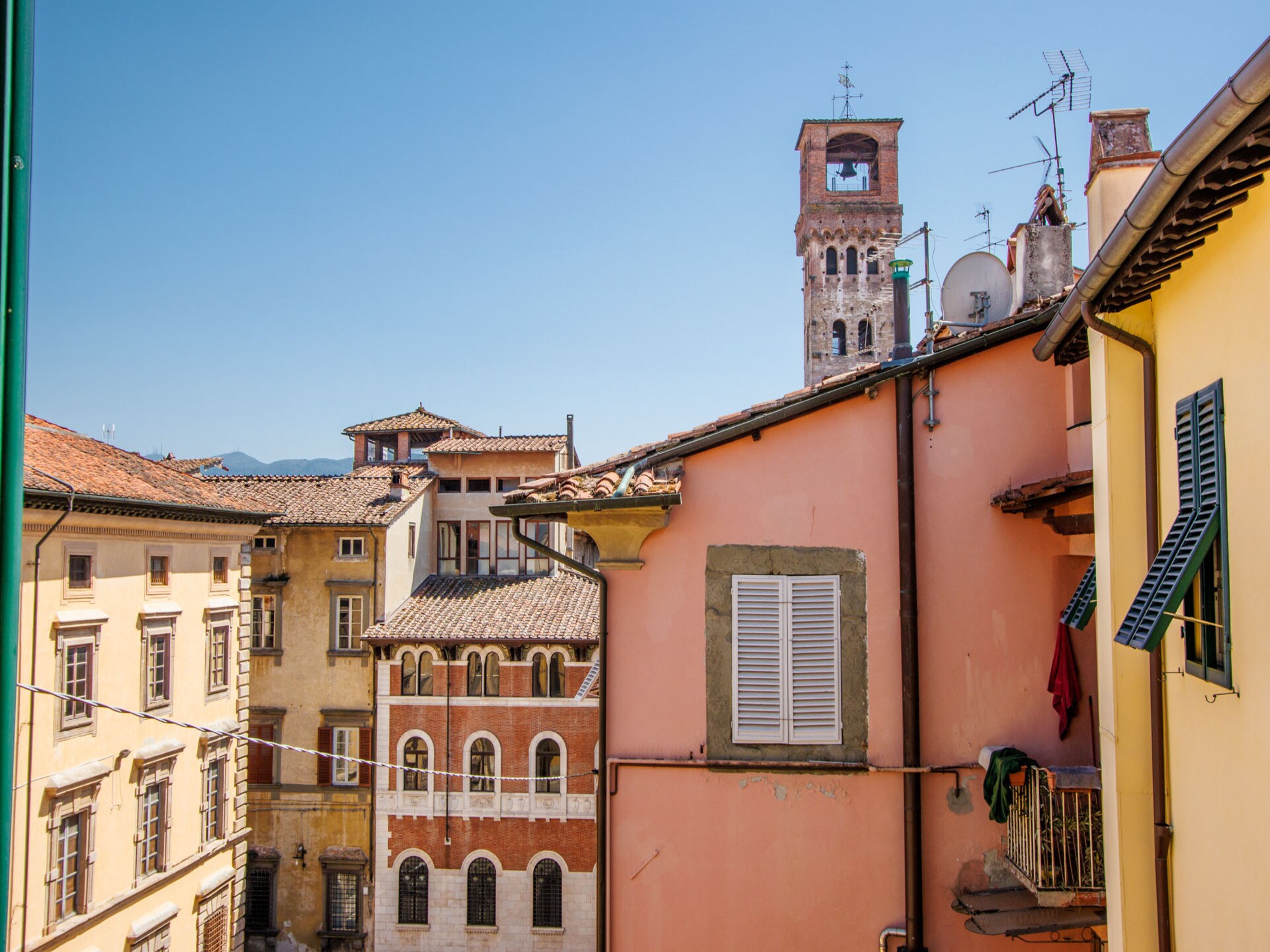 Elegant appartement aan Via Fillungo in centrum Lucca met lift - foto 2