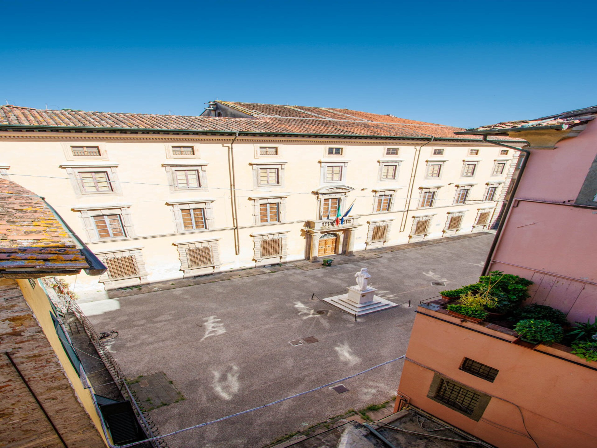 Elegant appartement aan Via Fillungo in centrum Lucca met lift - foto 1