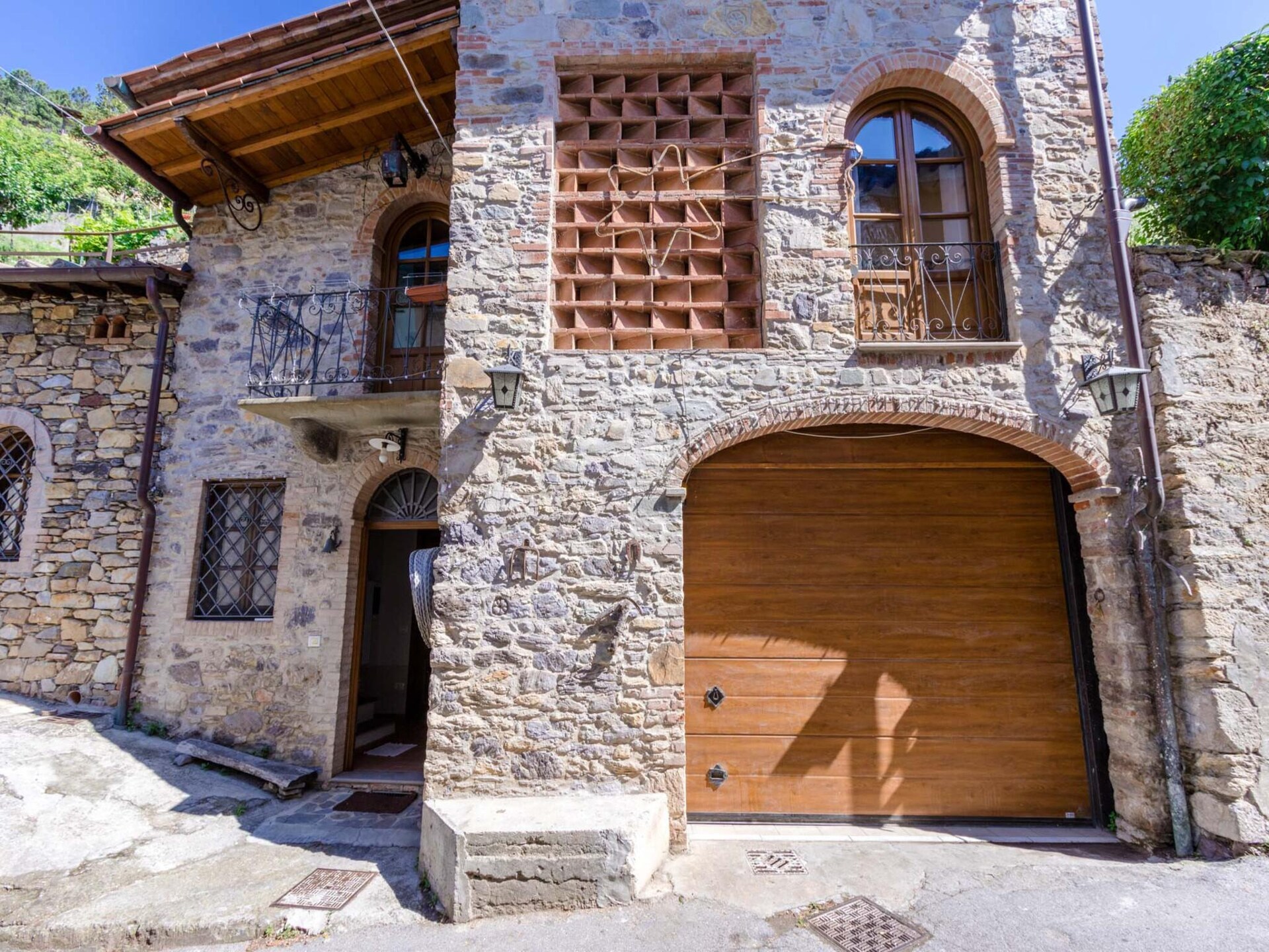 Authentiek Toscaans landhuis met zwembad en uitzicht nabij Lucca - foto 1