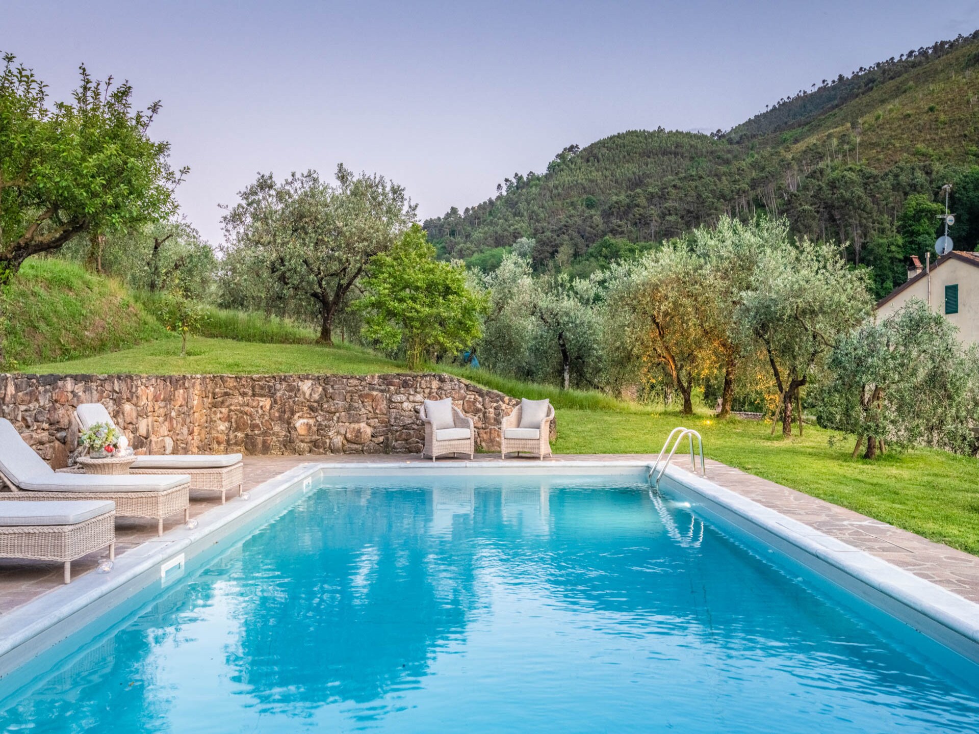 Toscaanse villa met privétuin en uitzicht op olijfgaarden bij Lucca - foto 9