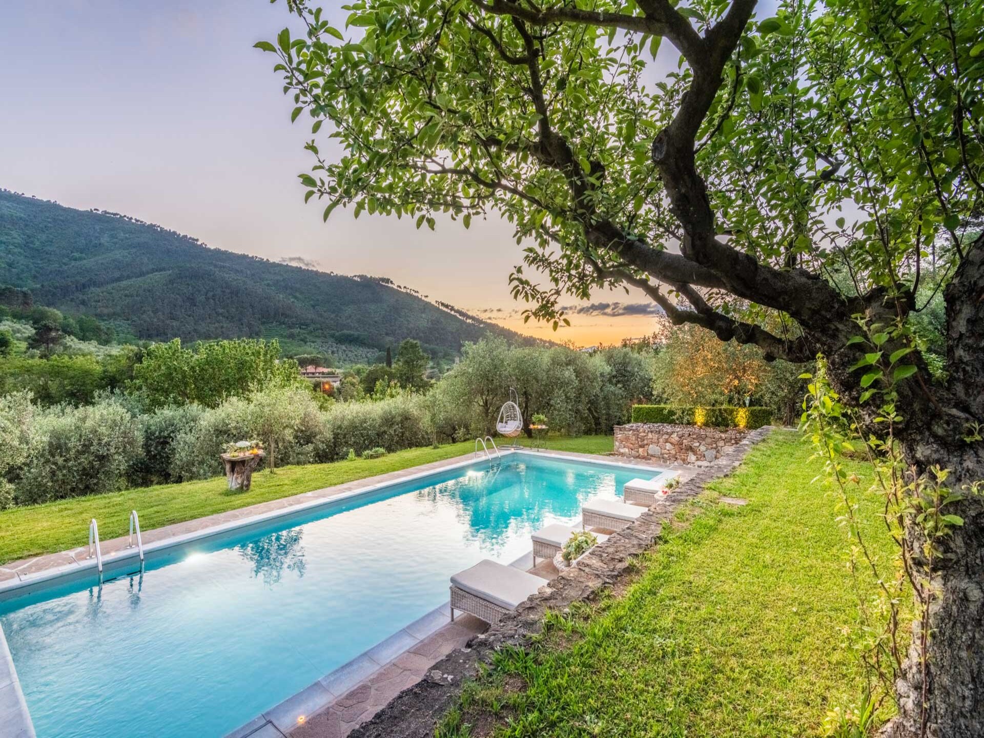 Toscaanse villa met privétuin en uitzicht op olijfgaarden bij Lucca - foto 17