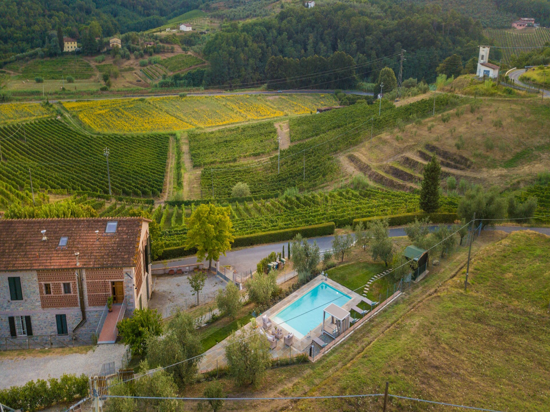 Authentieke Toscaanse wijngaardvilla met zwembad bij Lucca - foto 1