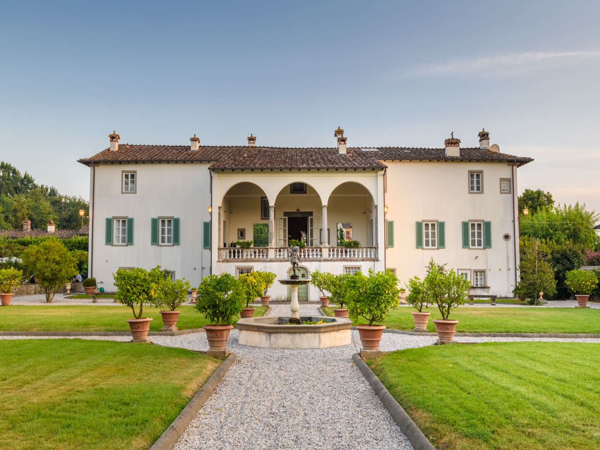 Historische villa aan de voet van Lucca met panoramisch uitzicht en zwembad - foto 3