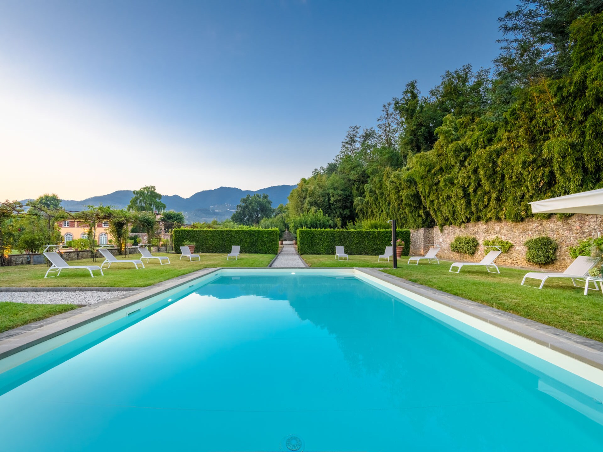 Historische villa aan de voet van Lucca met panoramisch uitzicht en zwembad - foto 16