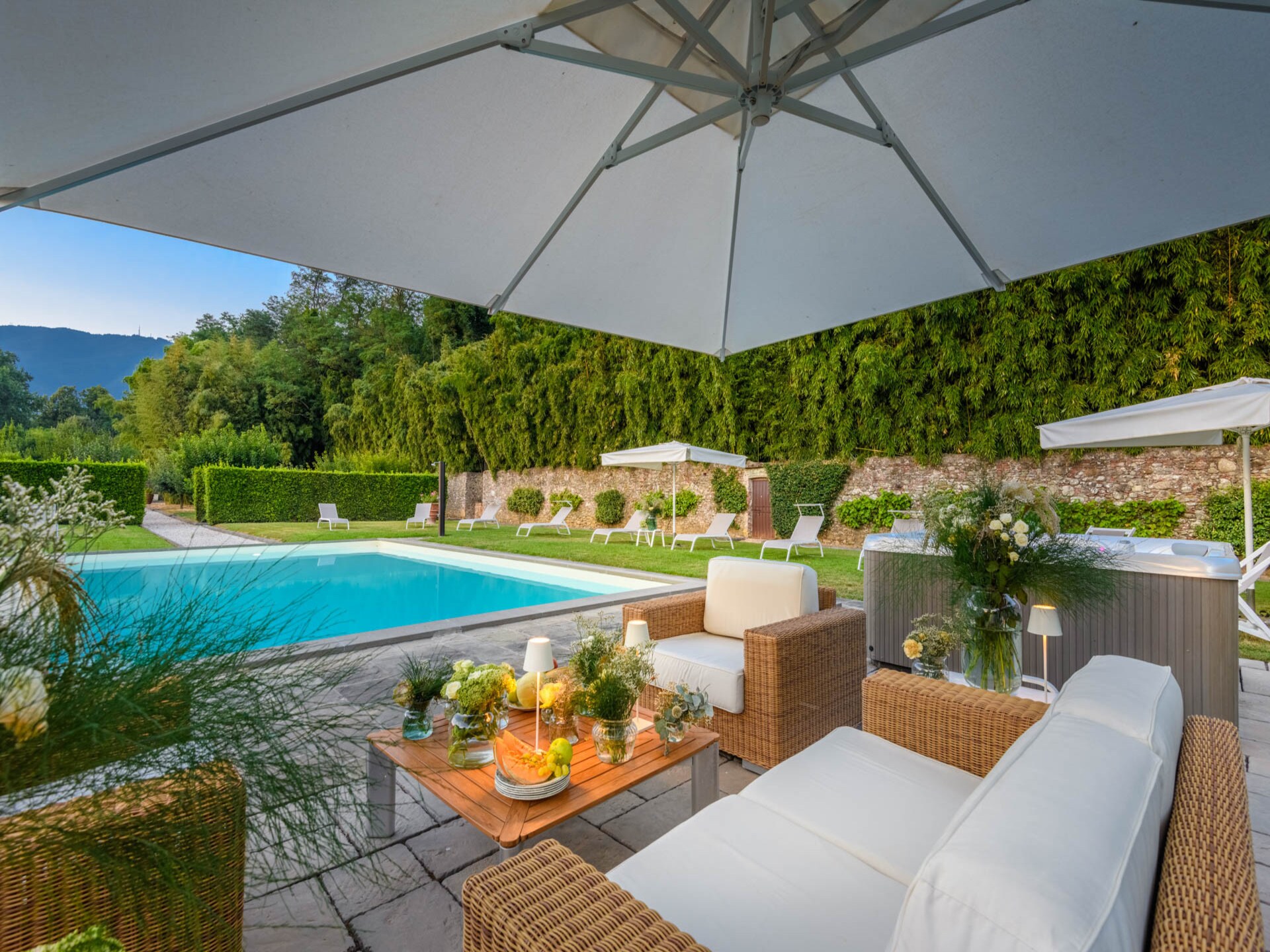 Historische villa aan de voet van Lucca met panoramisch uitzicht en zwembad - foto 17