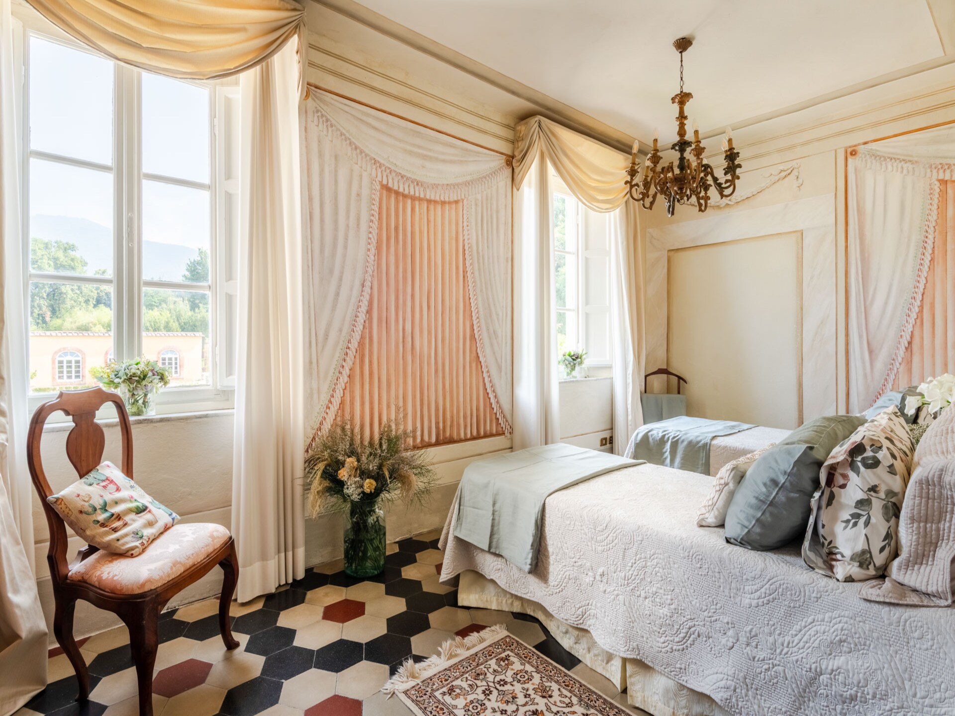 Historische villa aan de voet van Lucca met panoramisch uitzicht en zwembad - foto 81