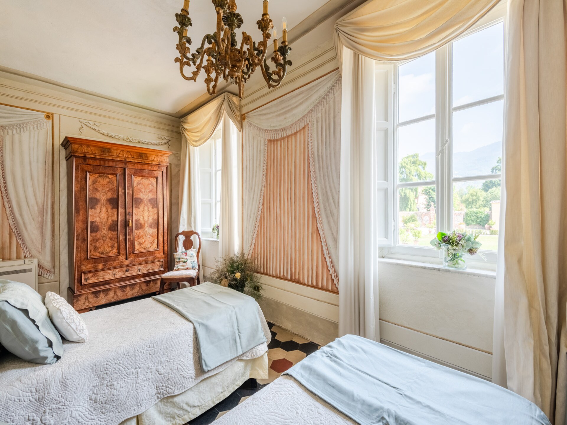 Historische villa aan de voet van Lucca met panoramisch uitzicht en zwembad - foto 77