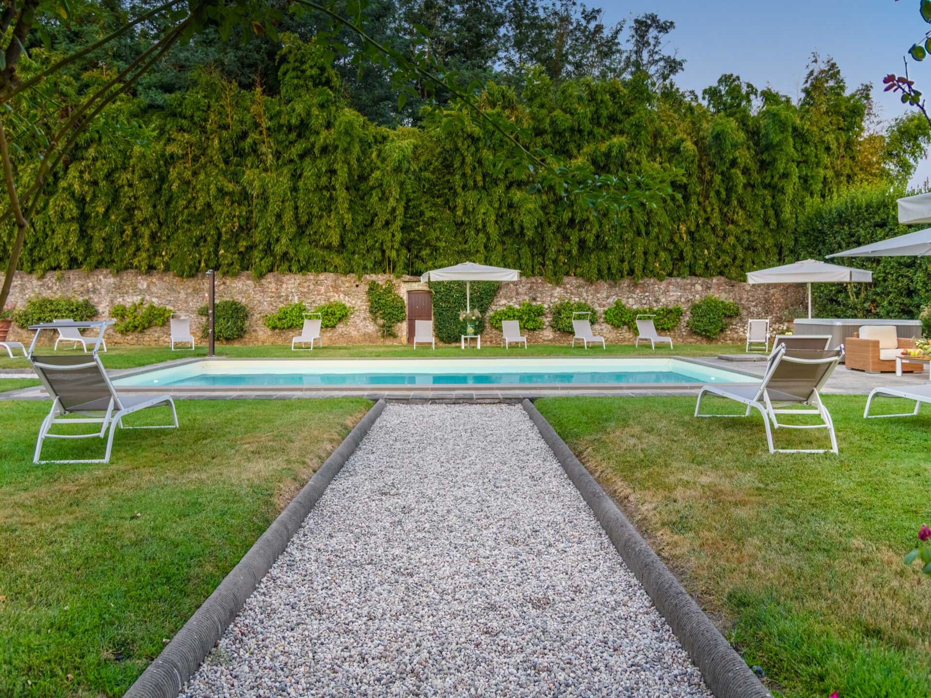 Historische villa aan de voet van Lucca met panoramisch uitzicht en zwembad - foto 21