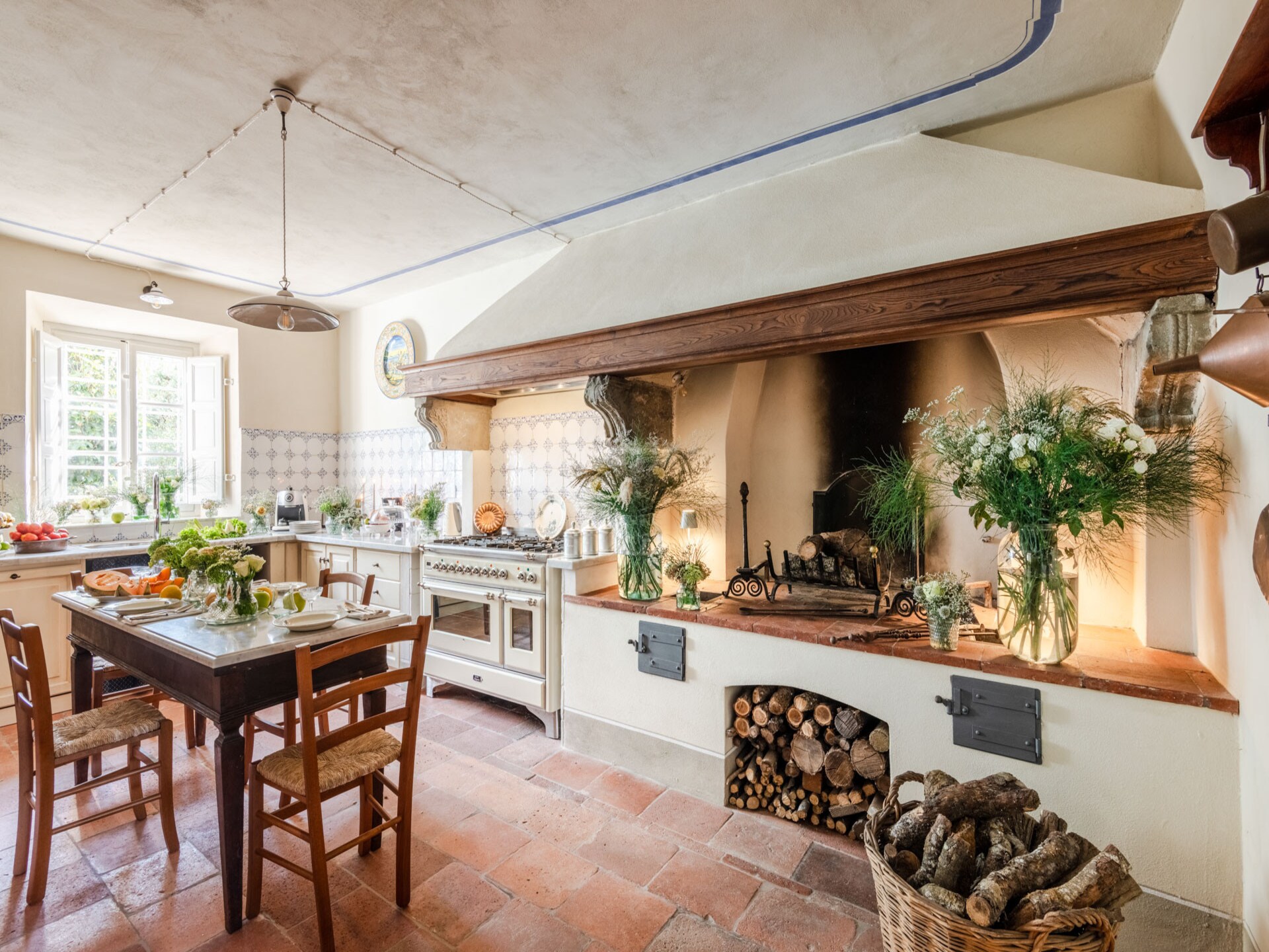 Historische villa aan de voet van Lucca met panoramisch uitzicht en zwembad - foto 46