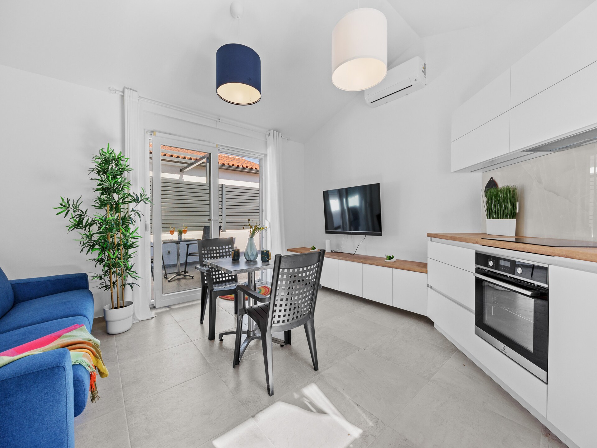 Aan het strand: Modern appartement in Peroj voor 4 personen - foto 5