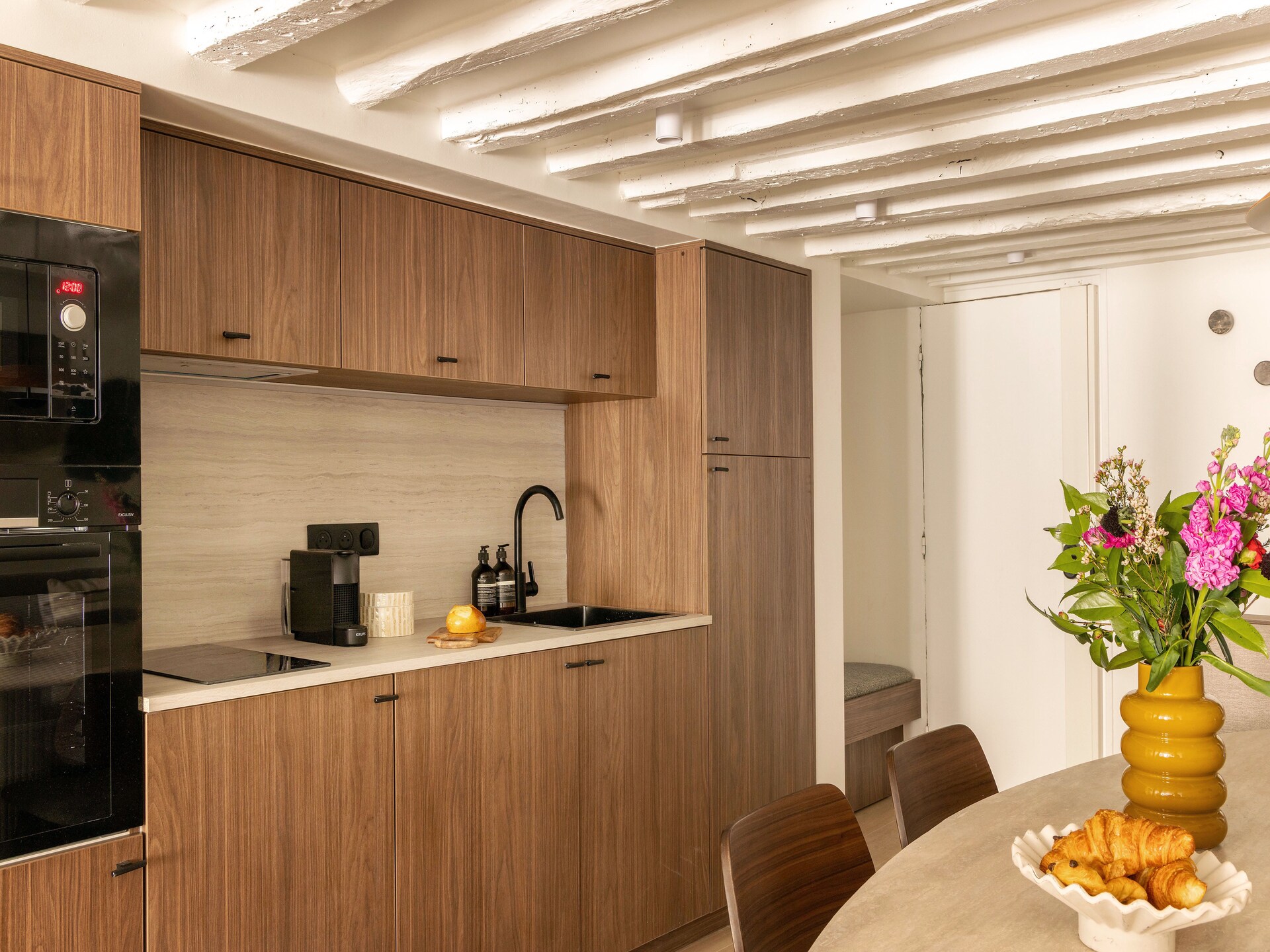 Licht appartement van 90m² in het hart van Parijs, vlakbij het Louvre - foto 2