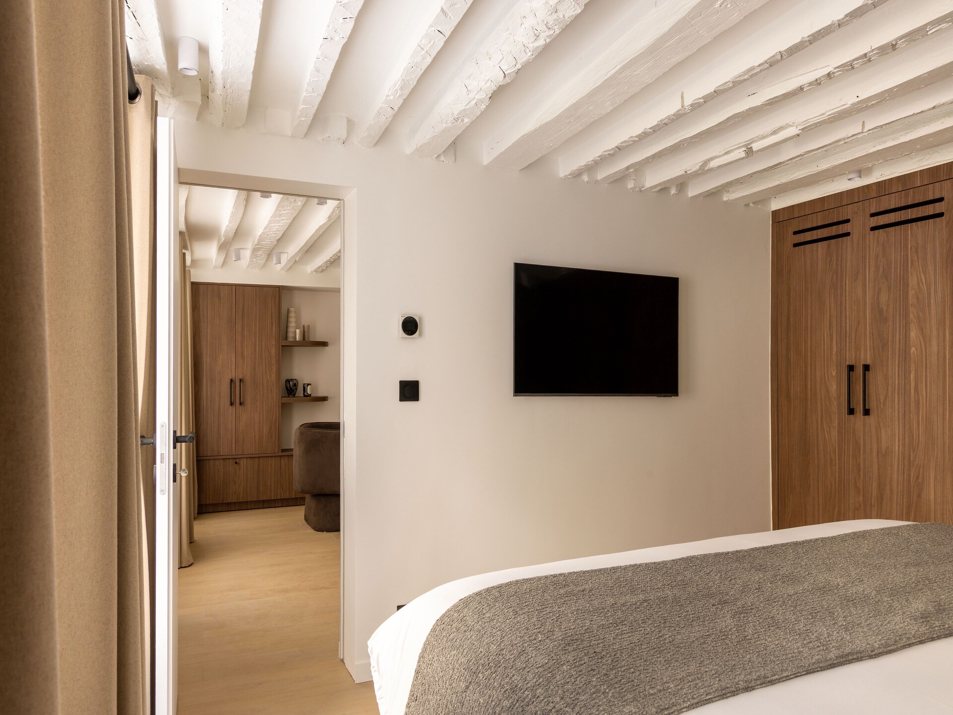 Licht appartement van 90m² in het hart van Parijs, vlakbij het Louvre - foto 11