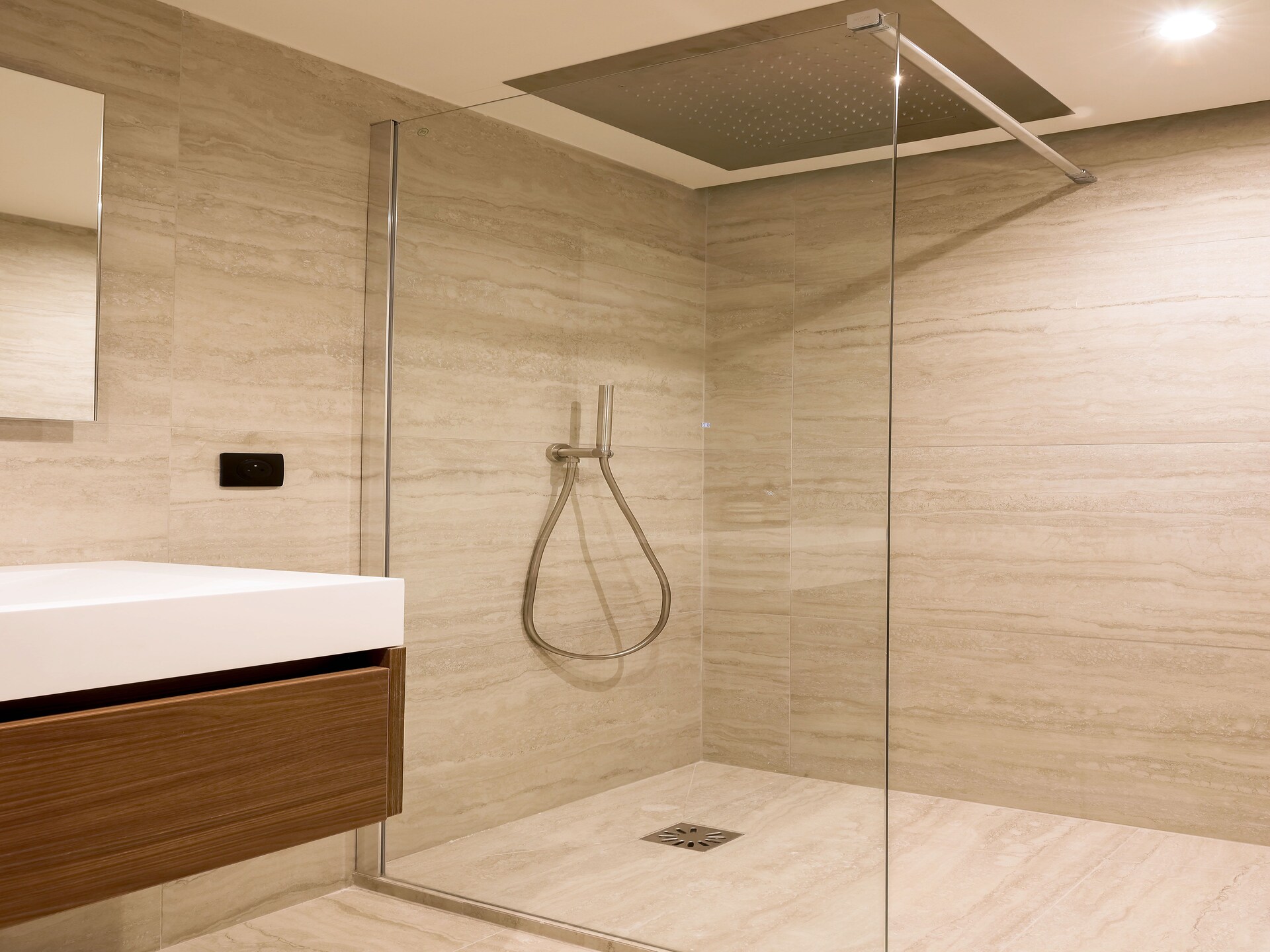 Licht appartement van 90m² in het hart van Parijs, vlakbij het Louvre - foto 15