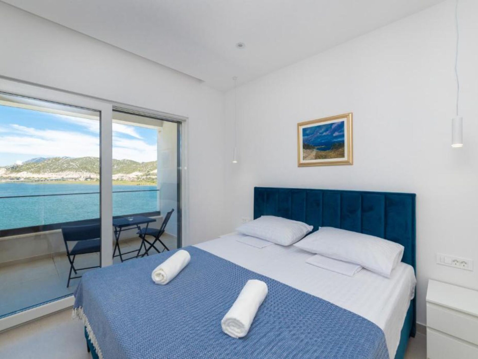 Aan het strand: Luxe vakantiehuis Luxury Villa Navis in Rogotin - foto 21