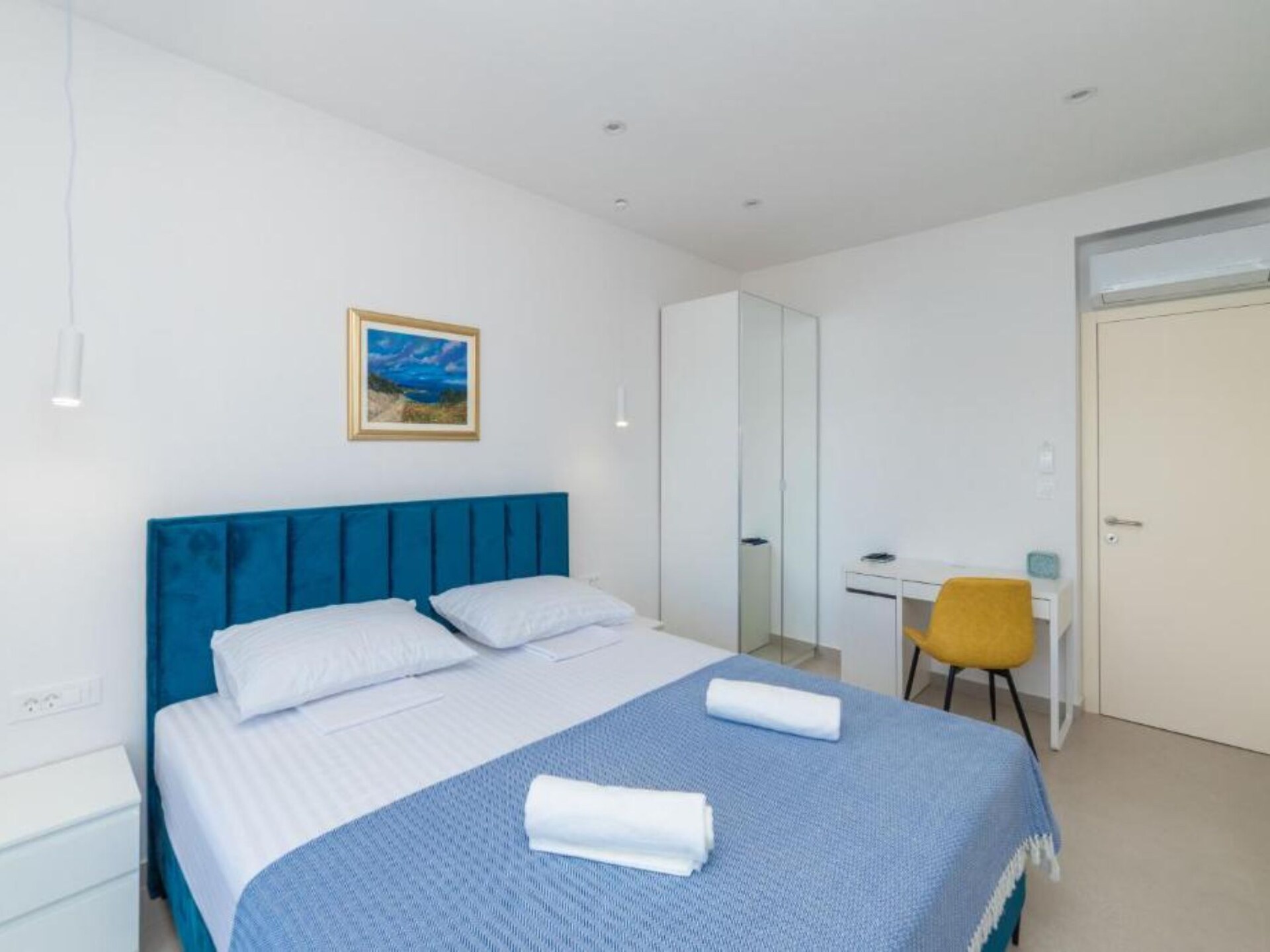 Aan het strand: Luxe vakantiehuis Luxury Villa Navis in Rogotin - foto 12