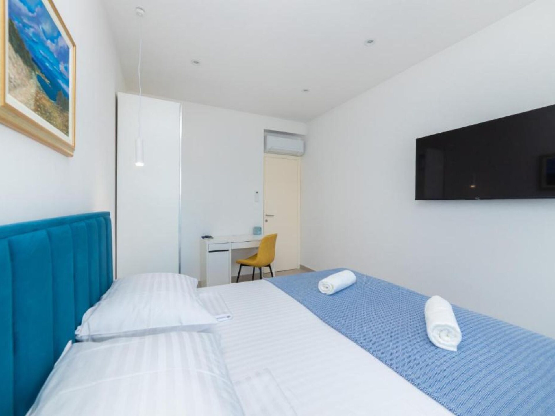 Aan het strand: Luxe vakantiehuis Luxury Villa Navis in Rogotin - foto 13