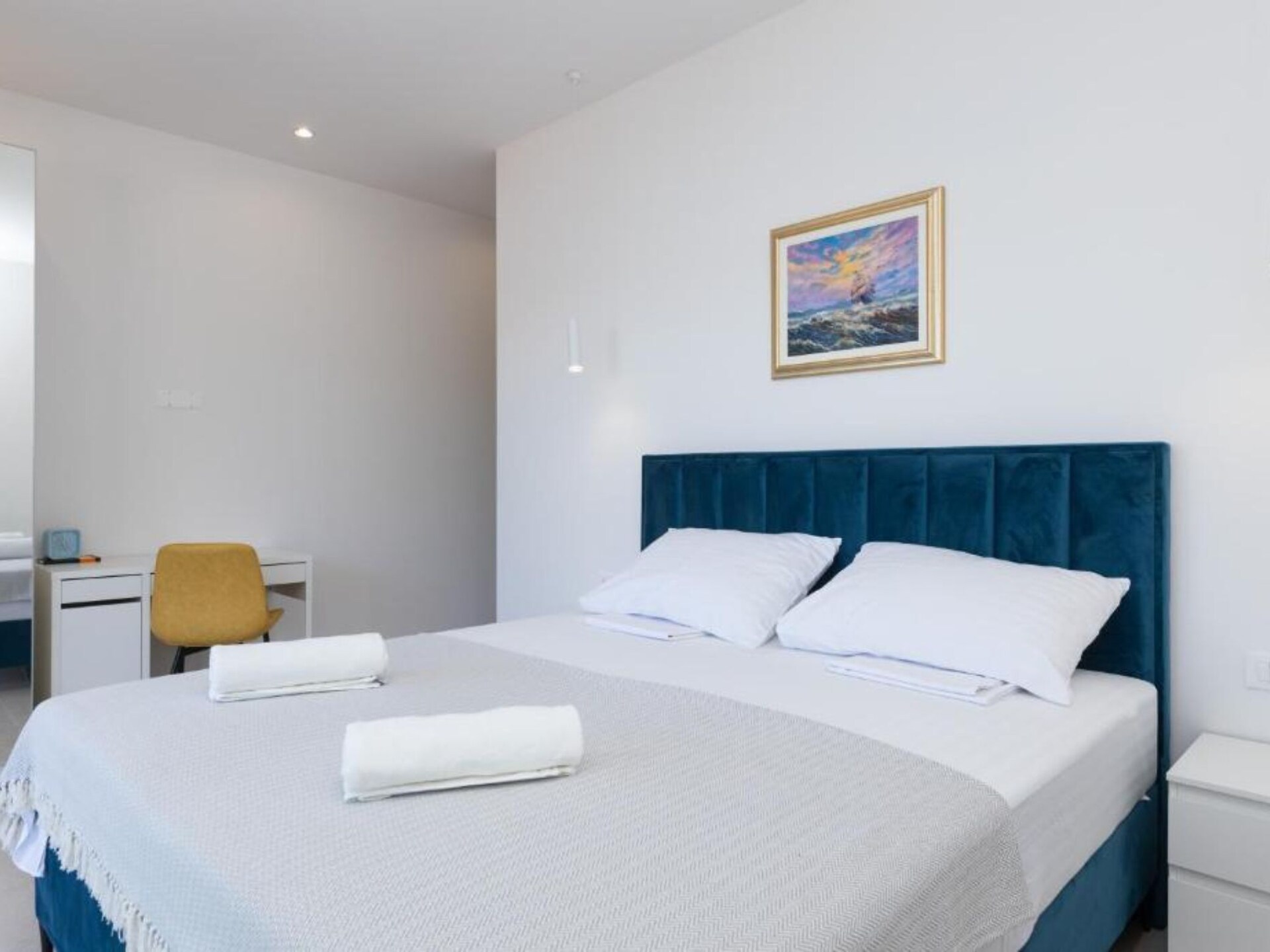 Aan het strand: Luxe vakantiehuis Luxury Villa Navis in Rogotin - foto 14