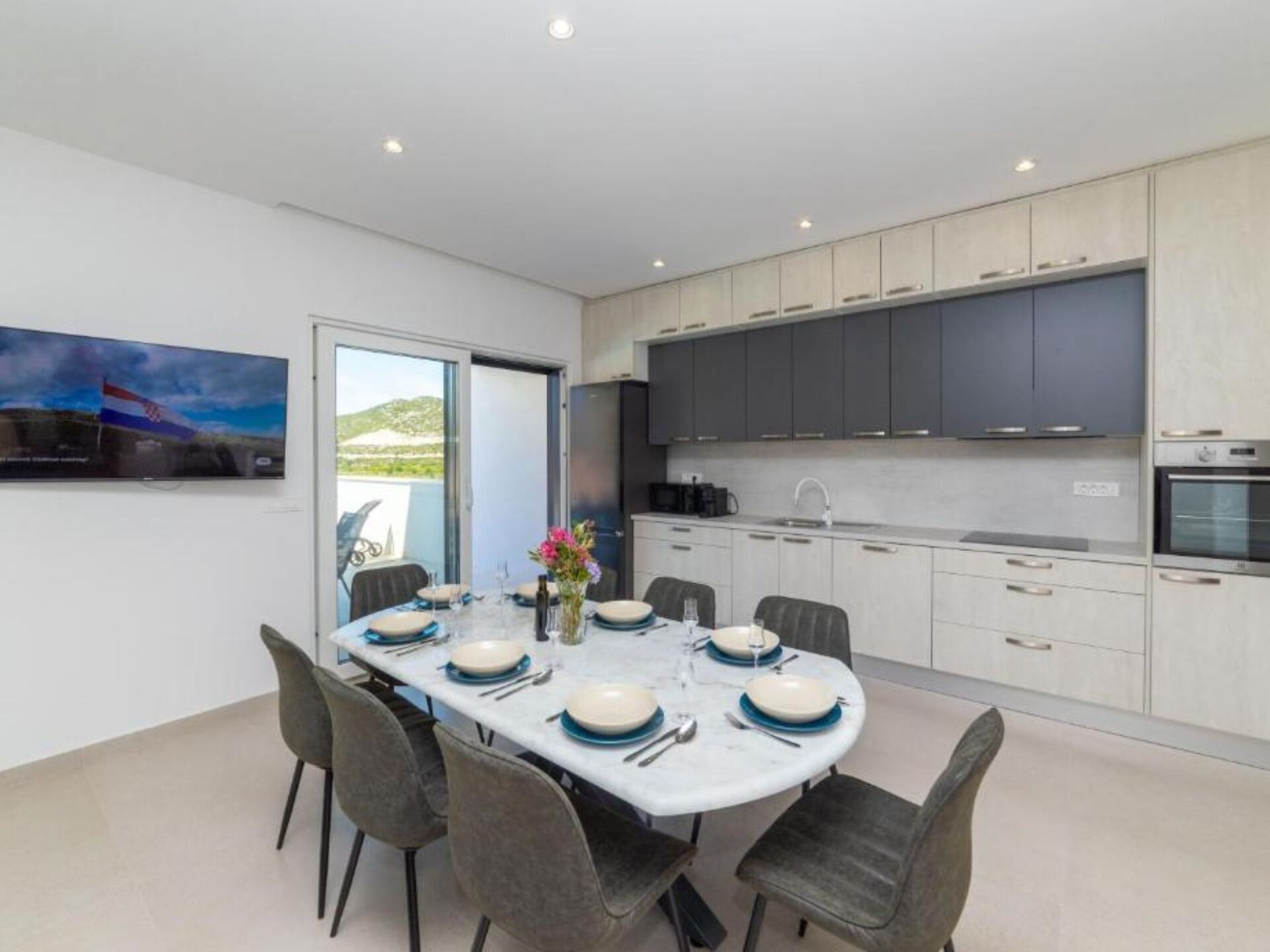 Aan het strand: Luxe vakantiehuis Luxury Villa Navis in Rogotin - foto 8