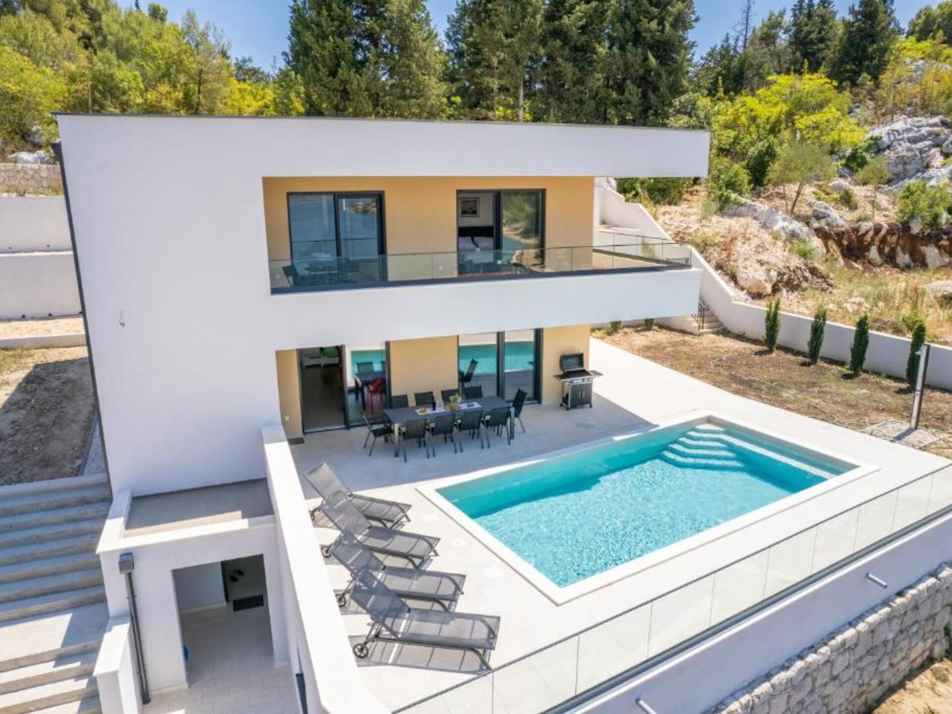 Aan het strand: Luxe vakantiehuis Luxury Villa Navis in Rogotin - foto 39