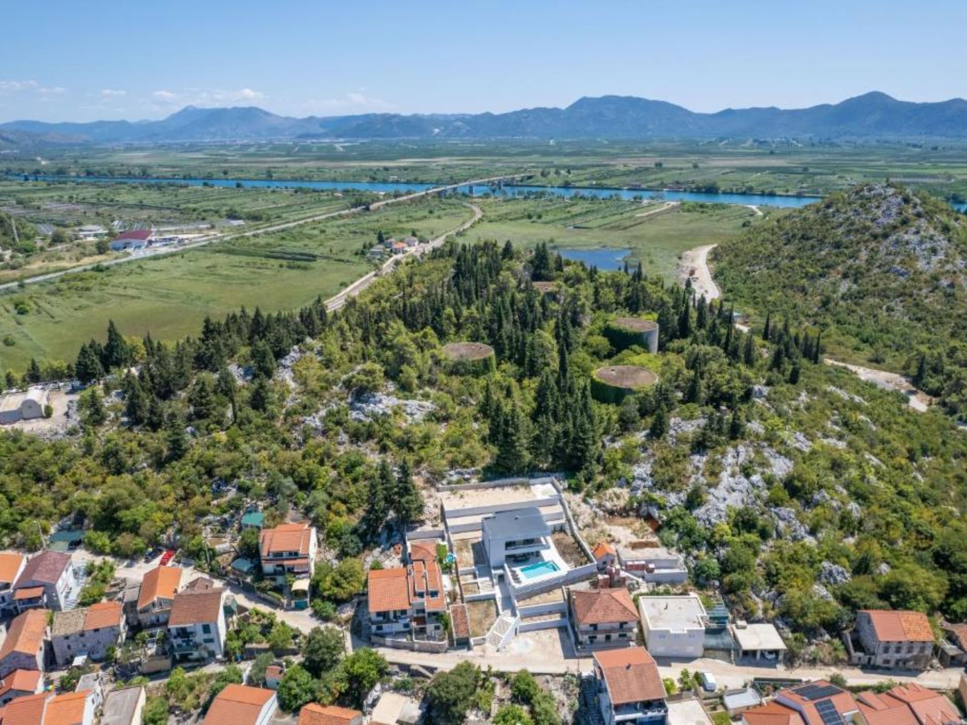Aan het strand: Luxe vakantiehuis Luxury Villa Navis in Rogotin - foto 40