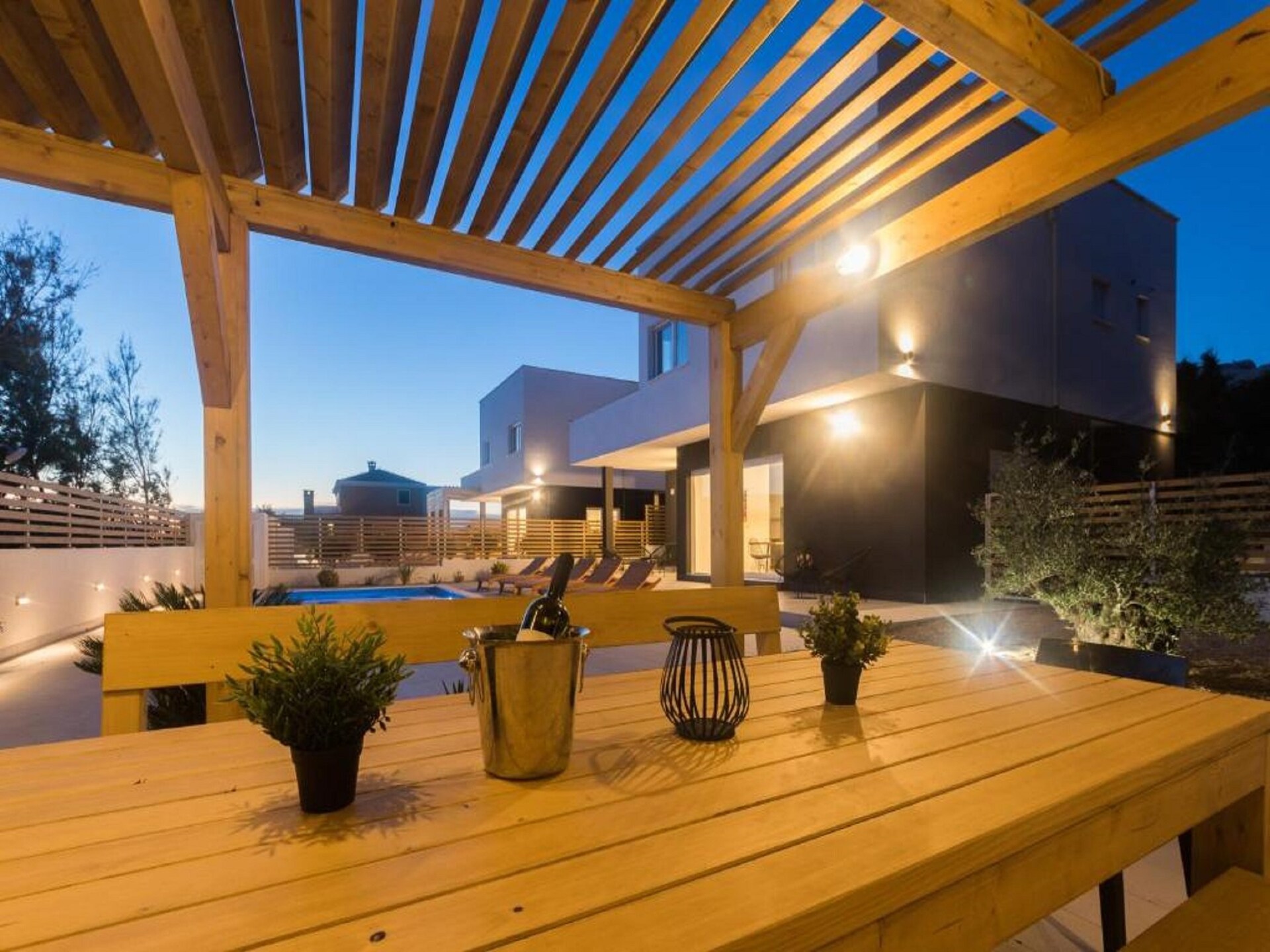 10-persoons luxe villa aan zee op Pag met zwembad - foto 40