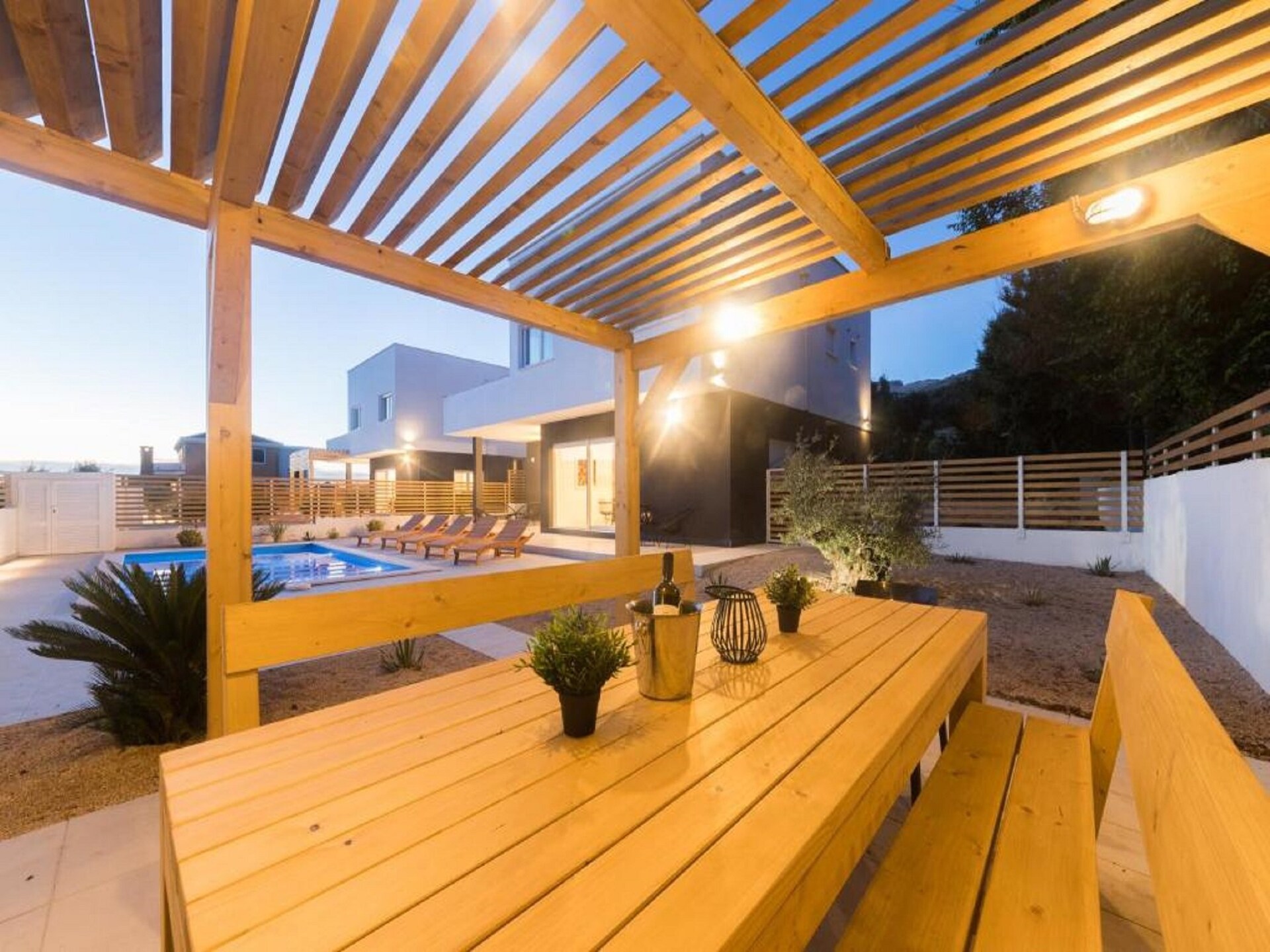 10-persoons luxe villa aan zee op Pag met zwembad - foto 39