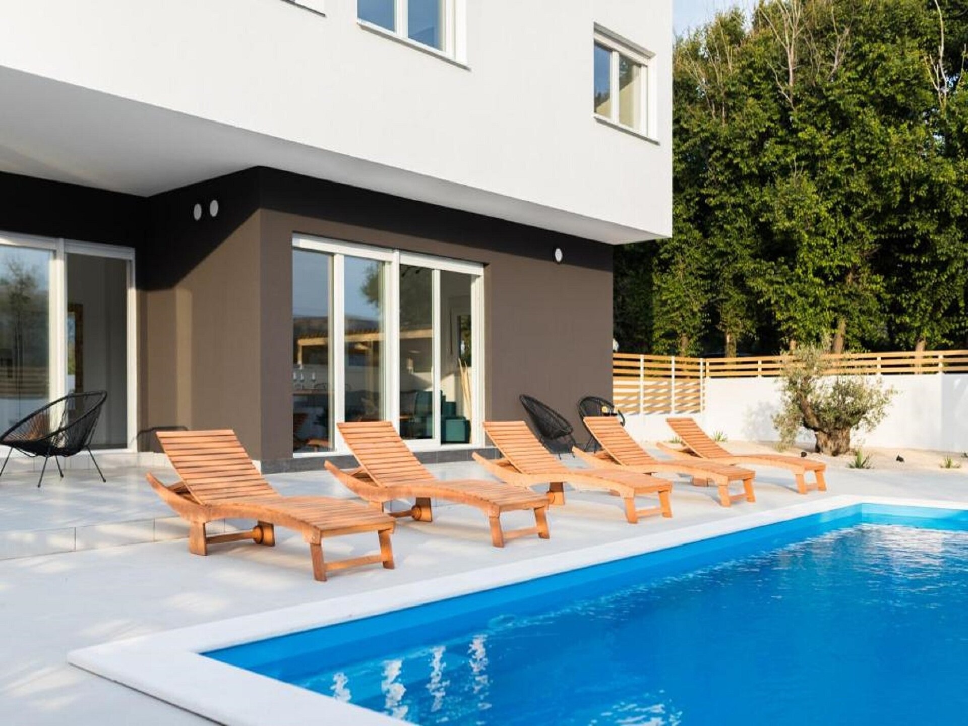 10-persoons luxe villa aan zee op Pag met zwembad - foto 32