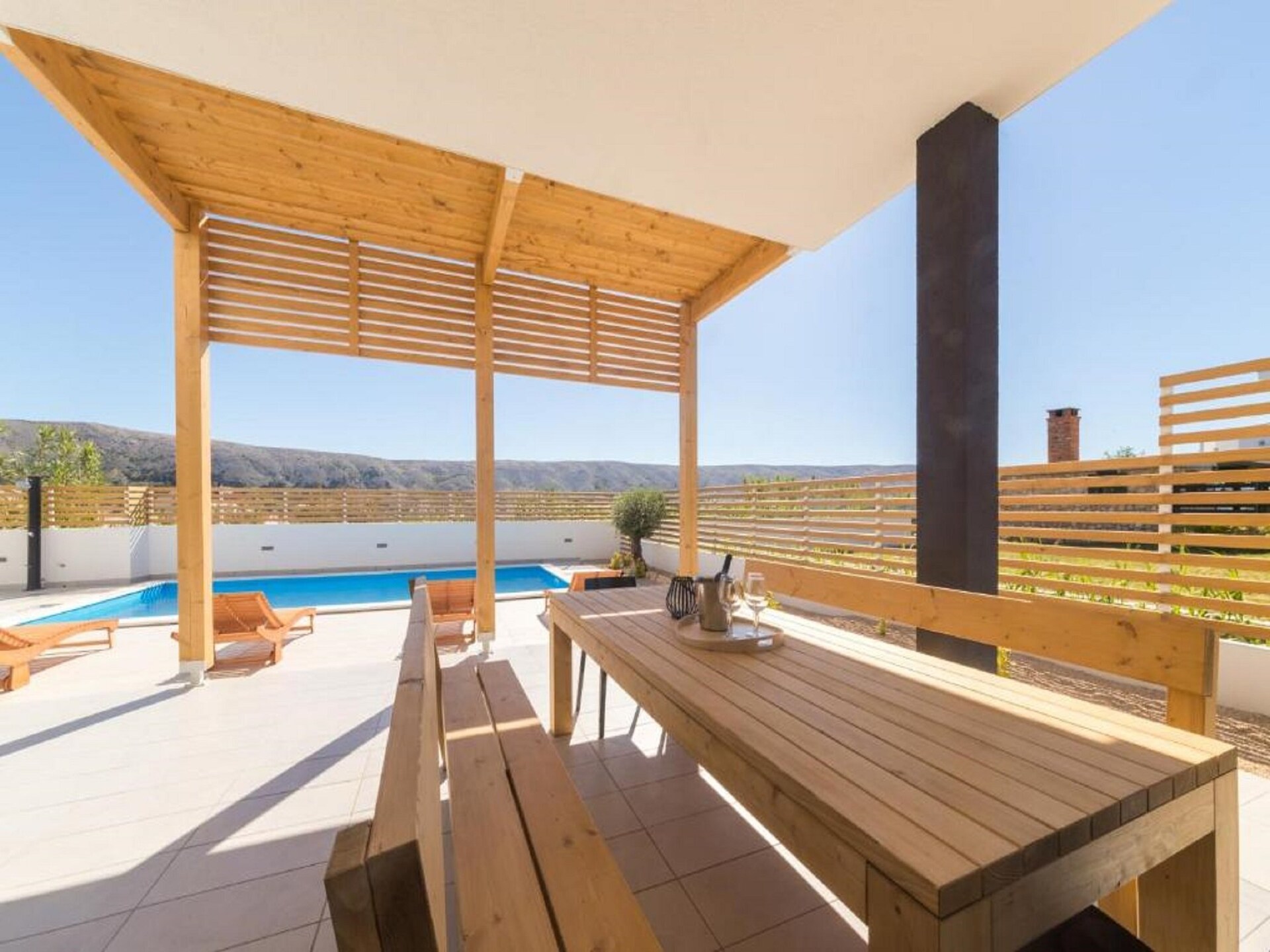 Aan zee: Luxe villa op Pag voor 10 personen met zwembad - foto 32