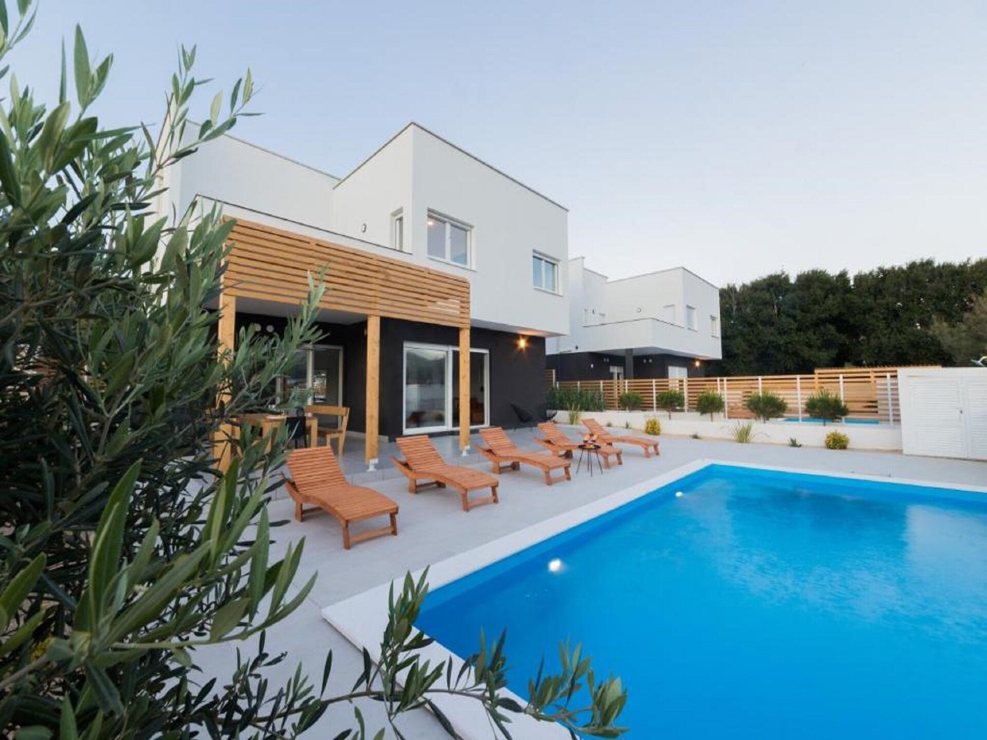 Aan zee: Luxe villa op Pag voor 10 personen met zwembad - foto 27