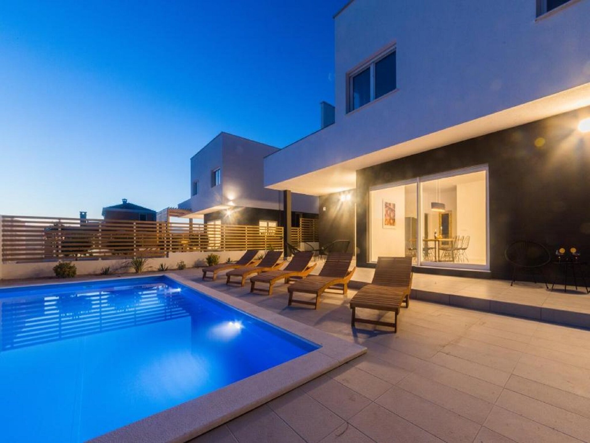 Aan zee: Luxe villa op Pag voor 10 personen met zwembad - foto 30