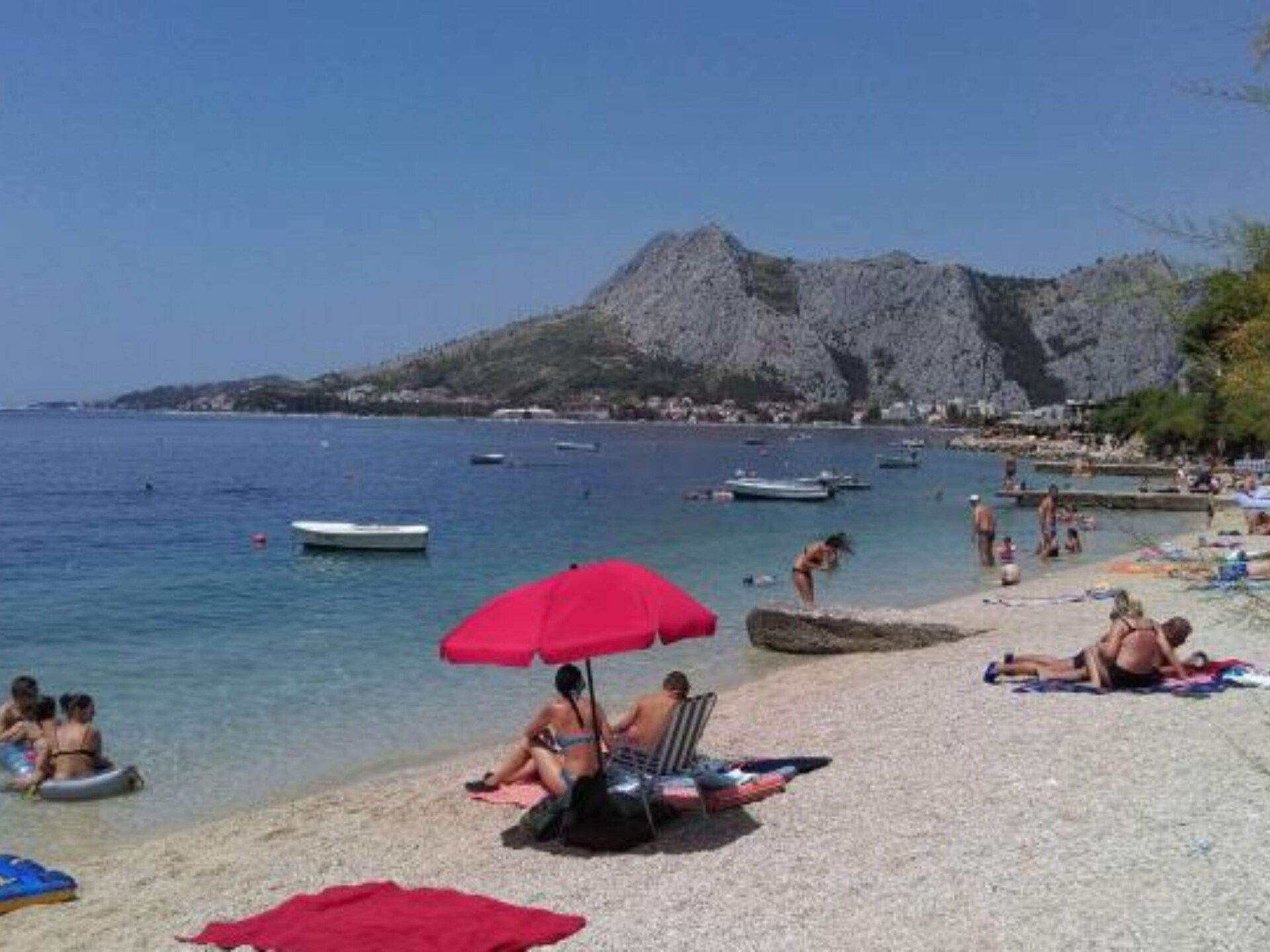 Appartement met terras en zeezicht in Omiš, 200m van het strand - foto 9