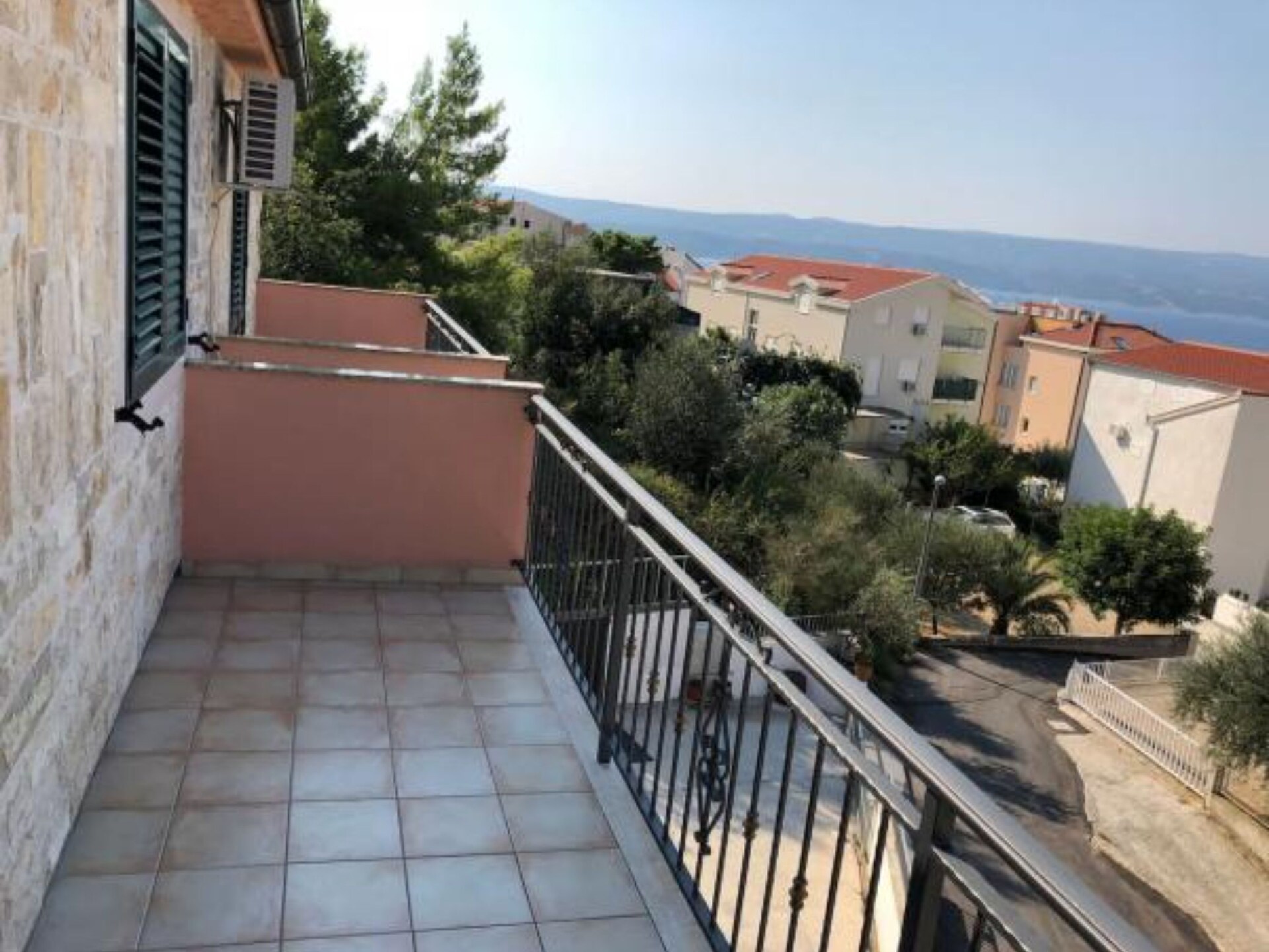 Appartement met terras en zeezicht in Omiš, 200m van het strand - foto 7