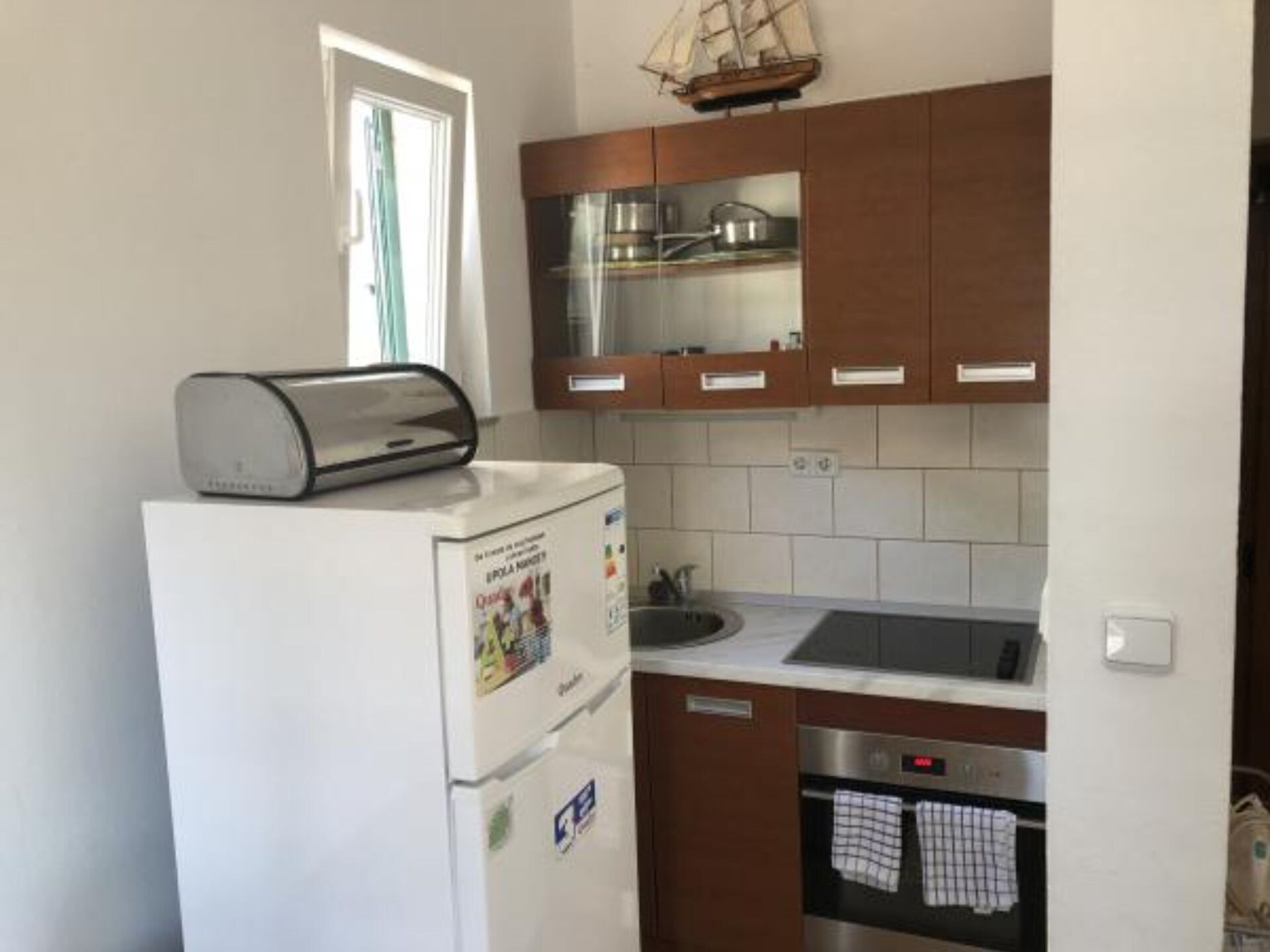 Knus appartement met zeezicht op 200 meter van het strand in Omis - foto 1