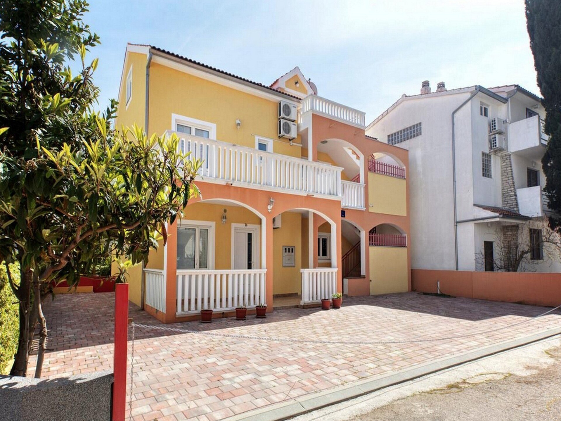 Tweeslaapkamerappartement met terras en balkon in Vodice, 400m van het strand - foto 31