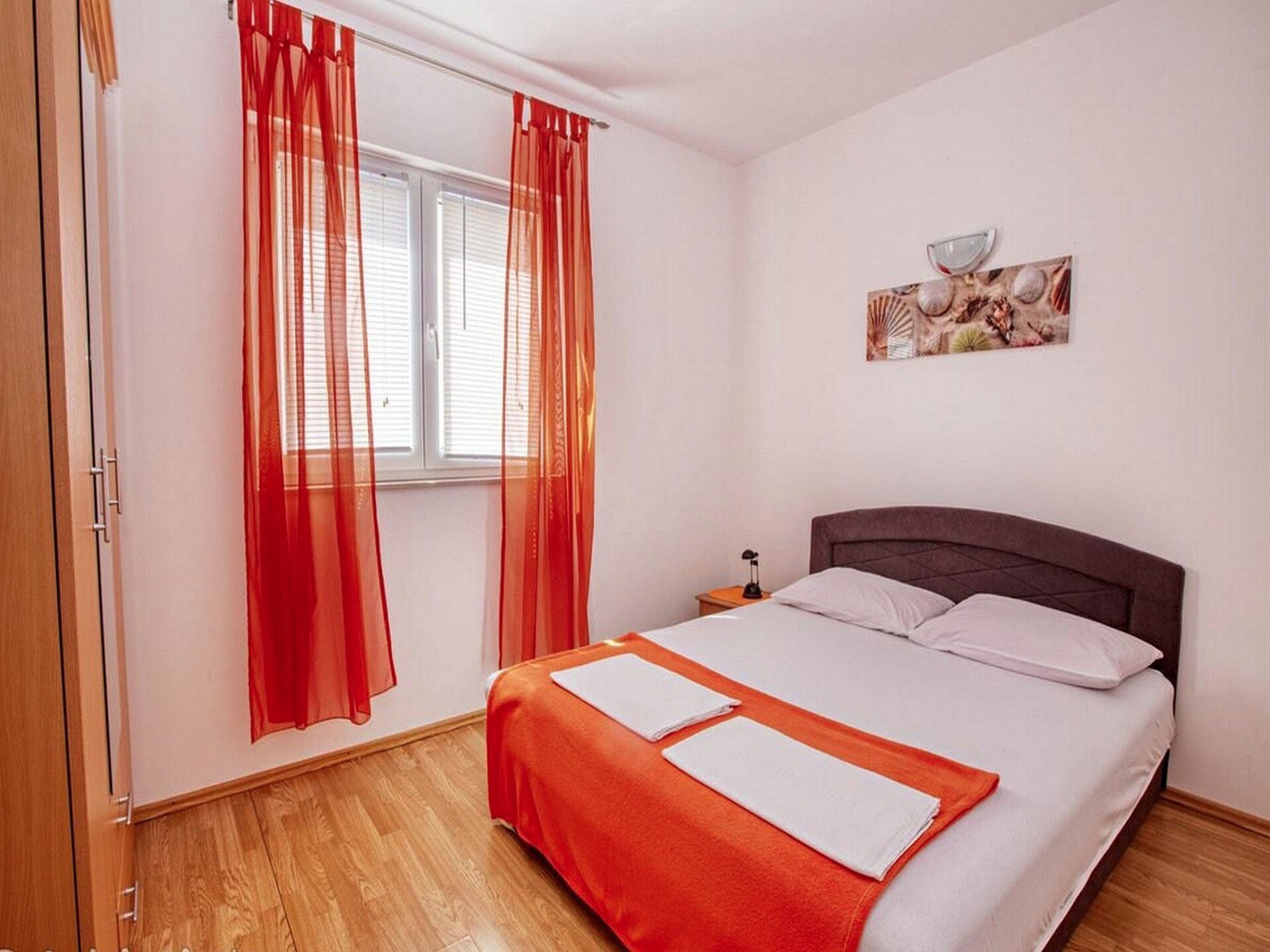Tweeslaapkamerappartement met terras en balkon in Vodice, 400m van het strand - foto 9
