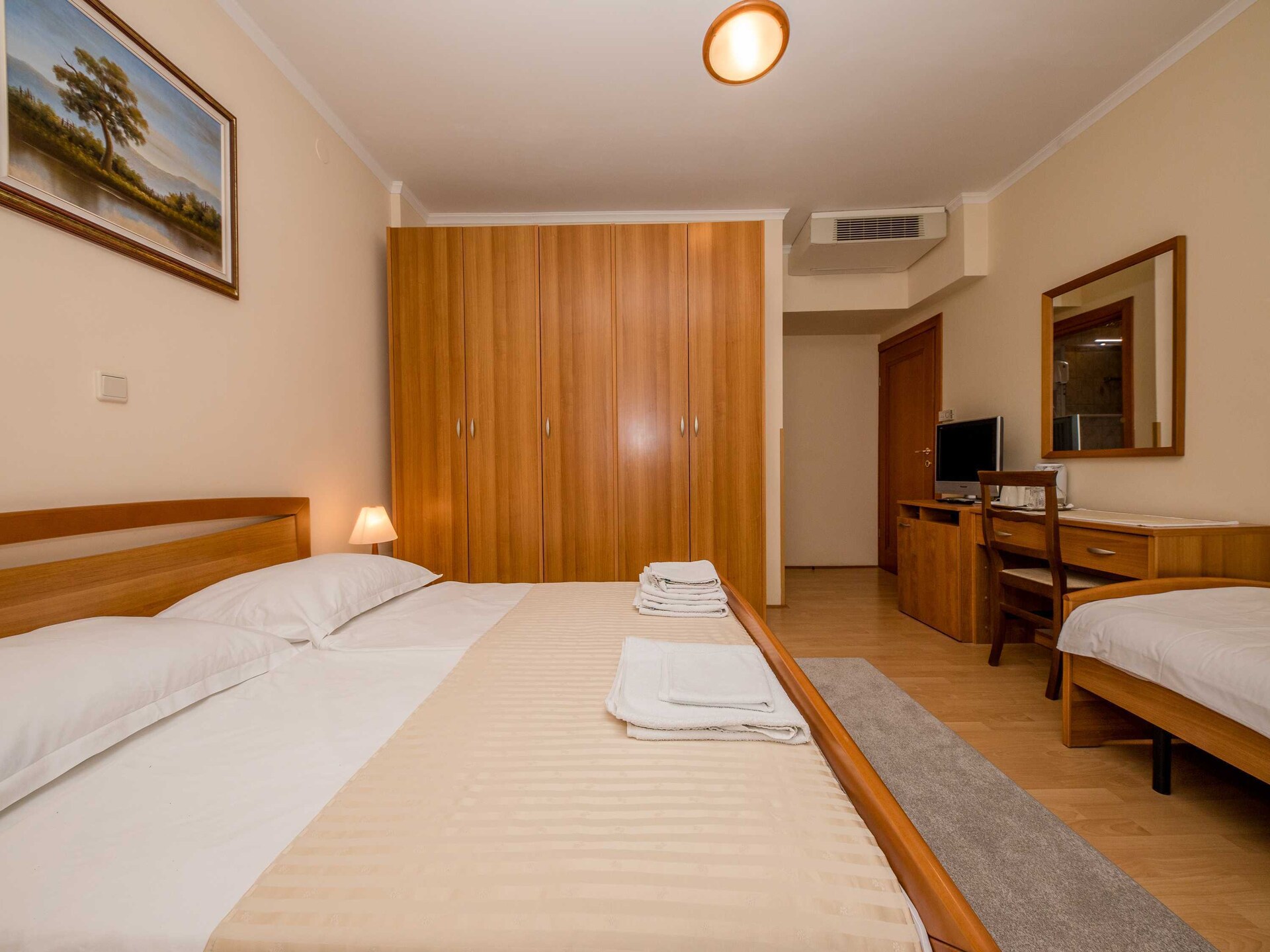 Comfortabele 3-persoons kamer met balkon en zeezicht in Supetarska Draga - foto 26