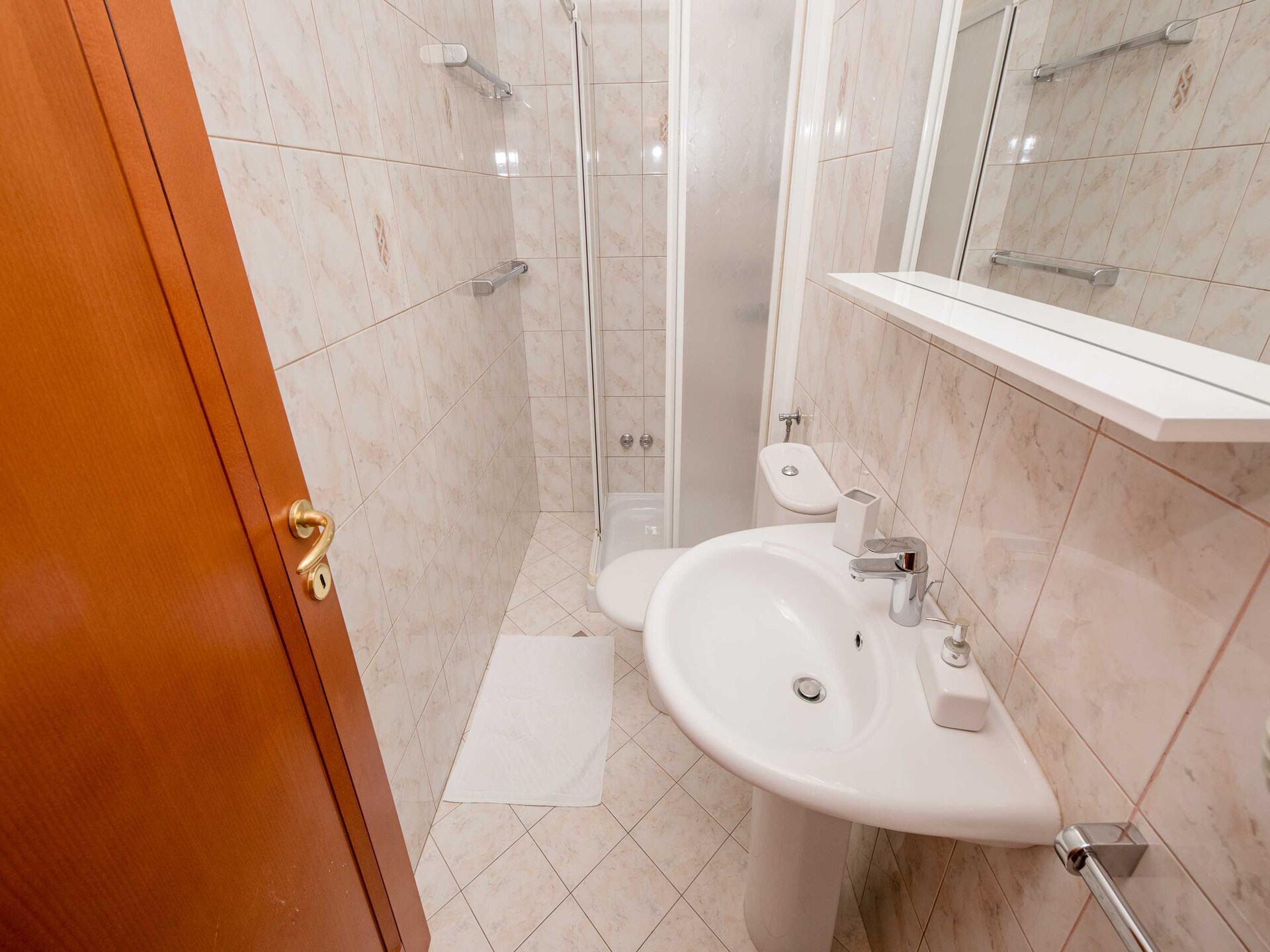 Comfortabele 3-persoons kamer met balkon en zeezicht in Supetarska Draga - foto 1