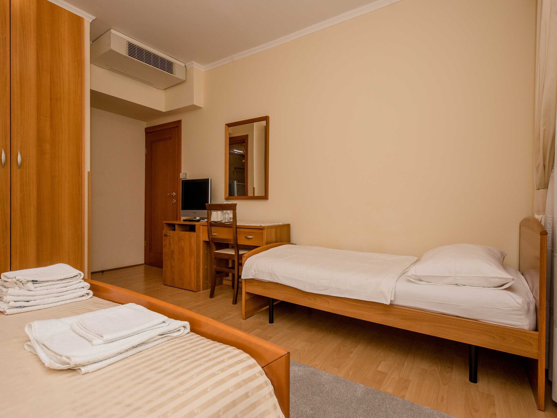Comfortabele 3-persoons kamer met balkon en zeezicht in Supetarska Draga - foto 19
