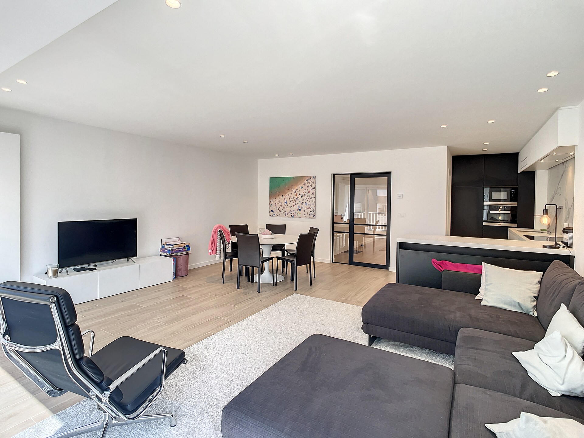 Licht appartement op 1e verdieping met balkon, vlakbij zee en strand - foto 5