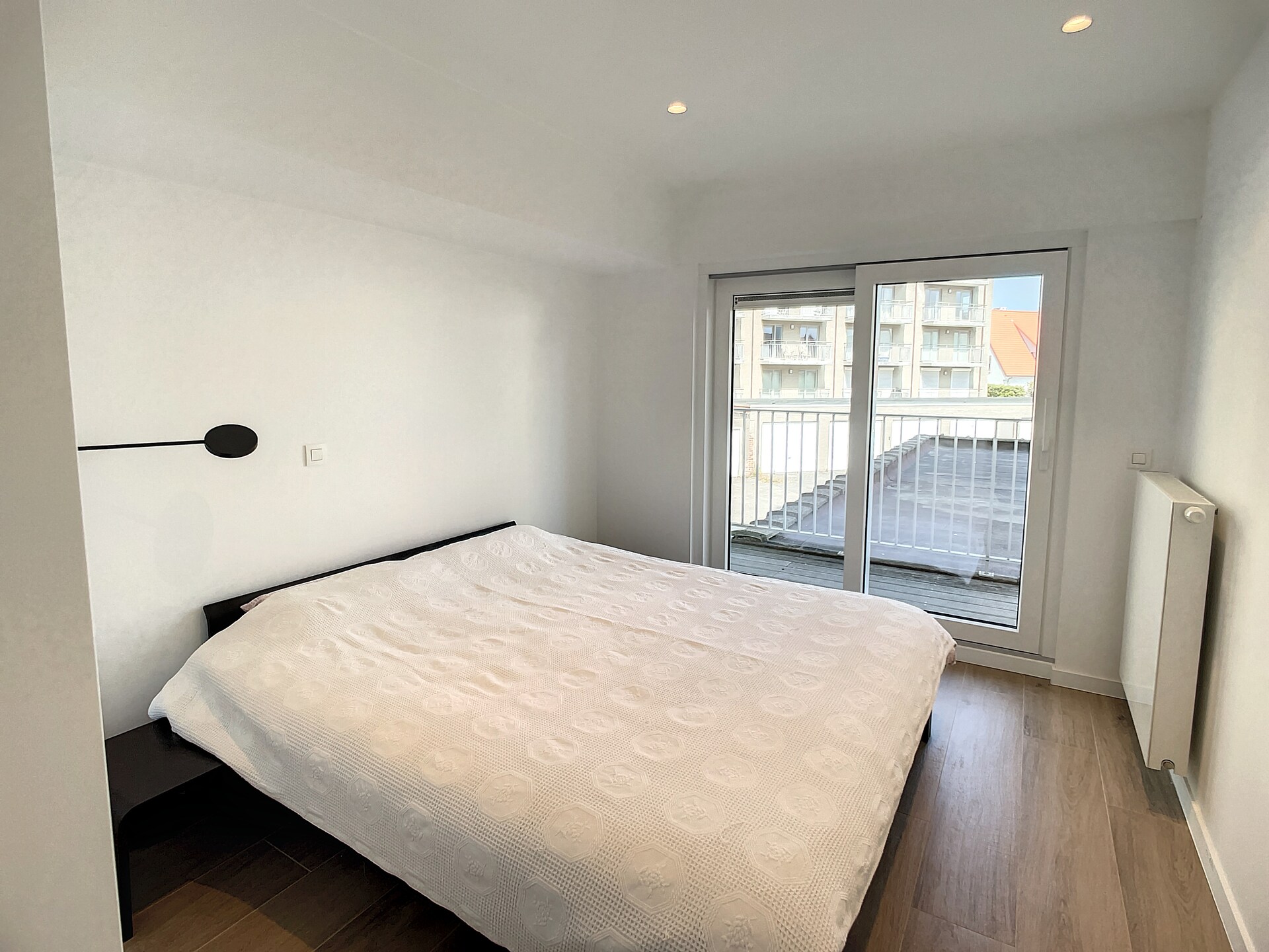 Licht appartement op 1e verdieping met balkon, vlakbij zee en strand - foto 6